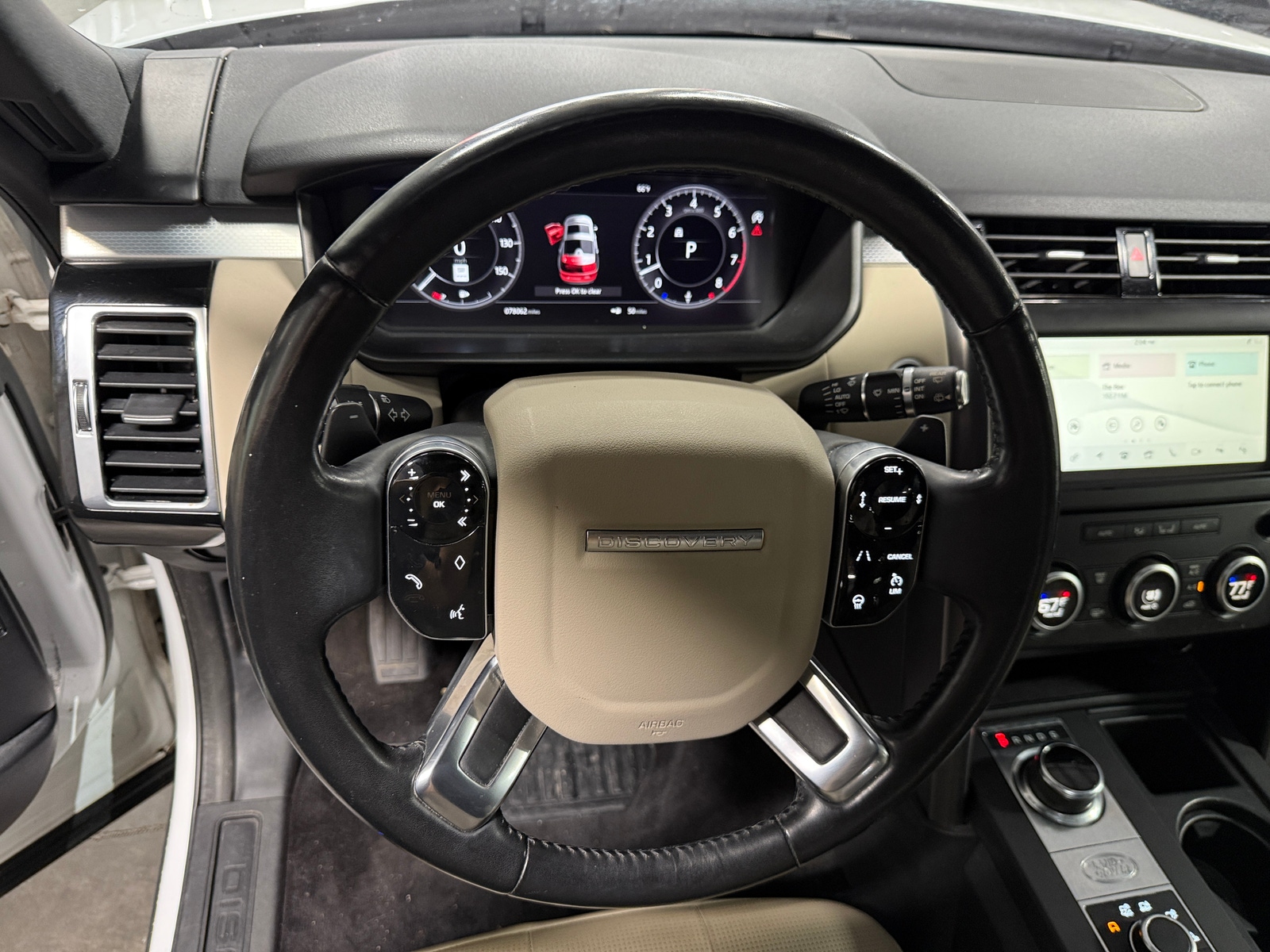 Thumbnail: 2020 Land Rover Discovery - 4