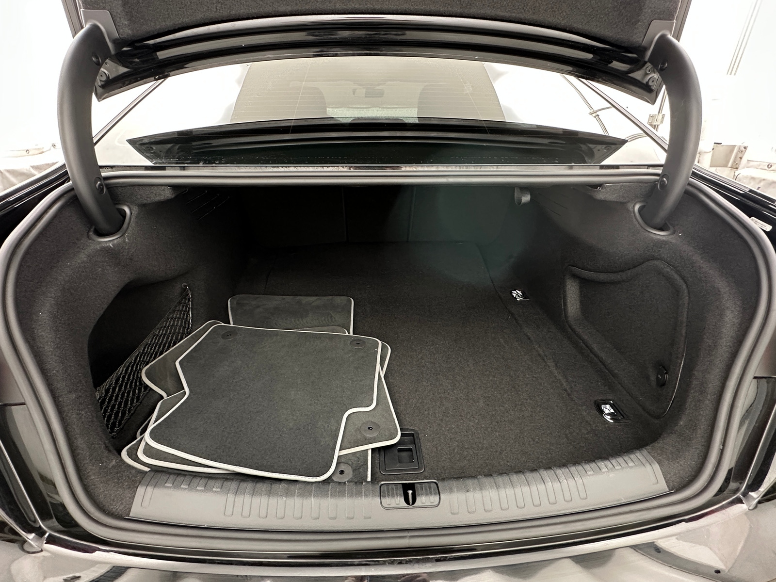 Thumbnail: 2019 Audi A6 - 6