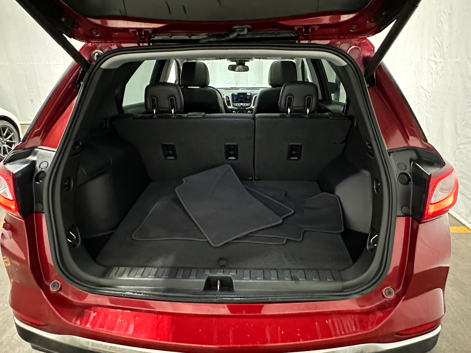 Thumbnail: 2019 Chevrolet Equinox - 6