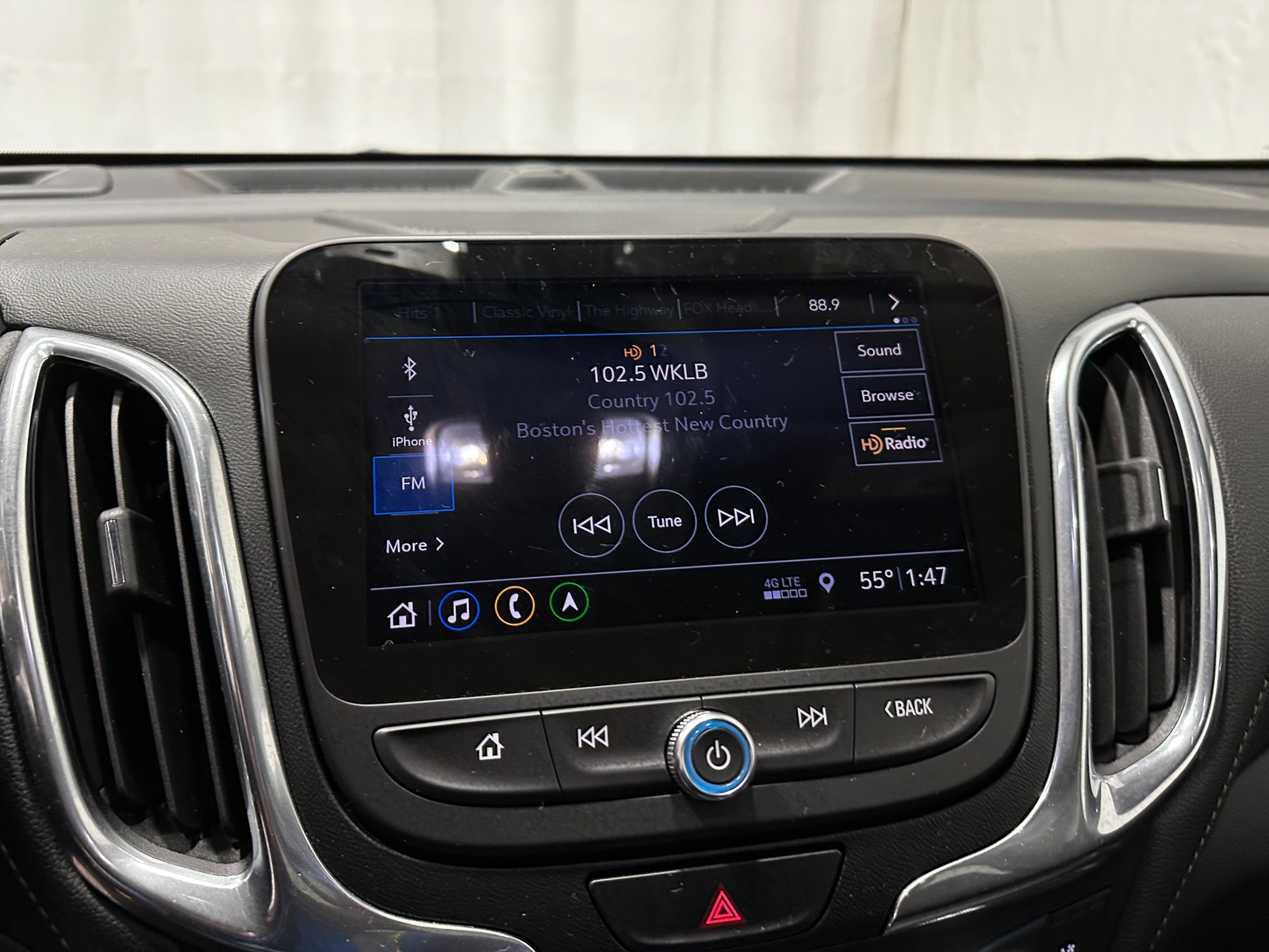 Thumbnail: 2019 Chevrolet Equinox - 3