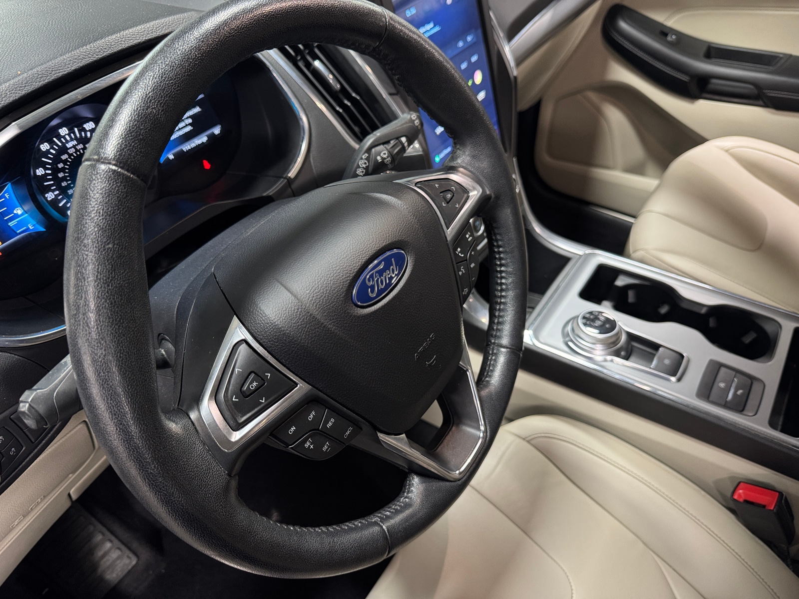 Thumbnail: 2021 Ford Edge - 4