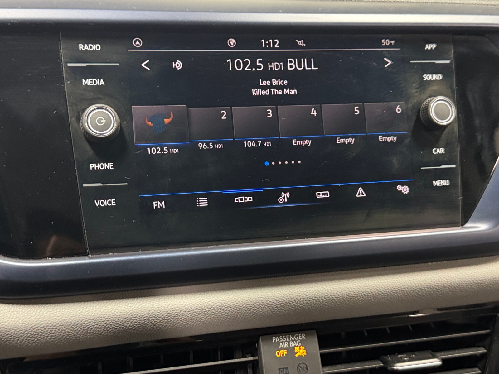 Thumbnail: 2022 Volkswagen Taos - 4