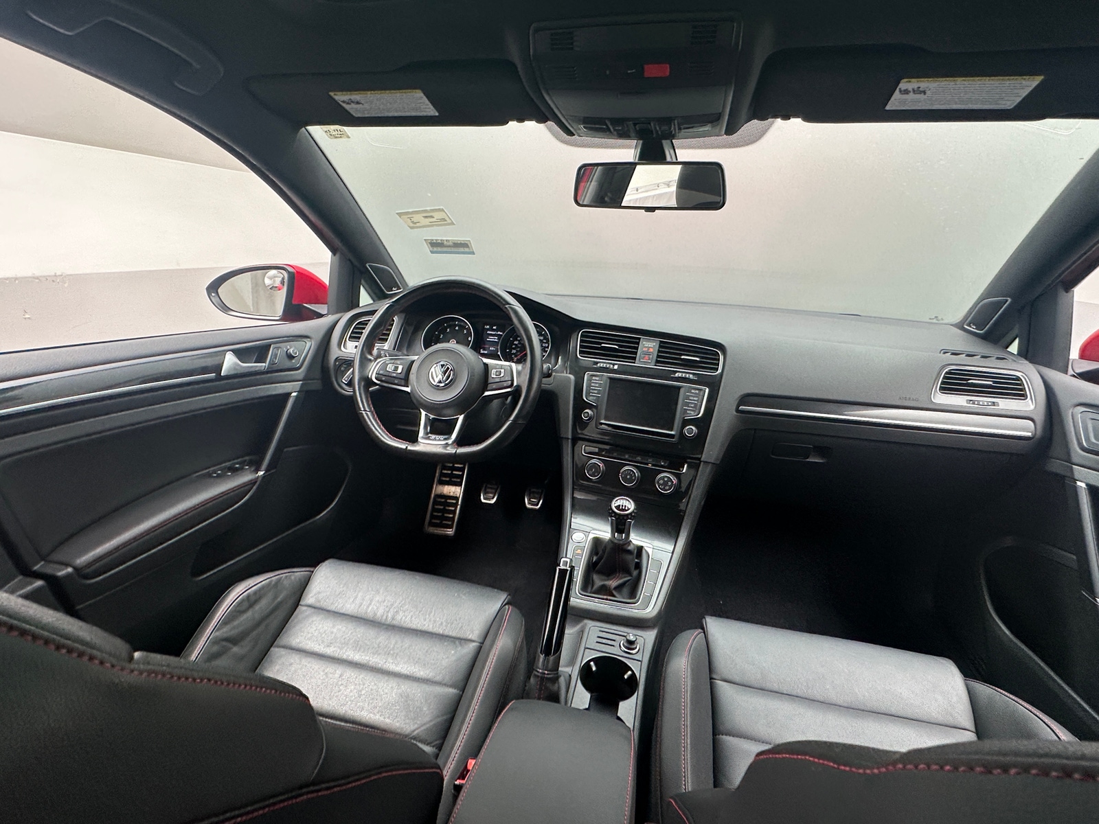 Thumbnail: 2017 Volkswagen Golf - 2