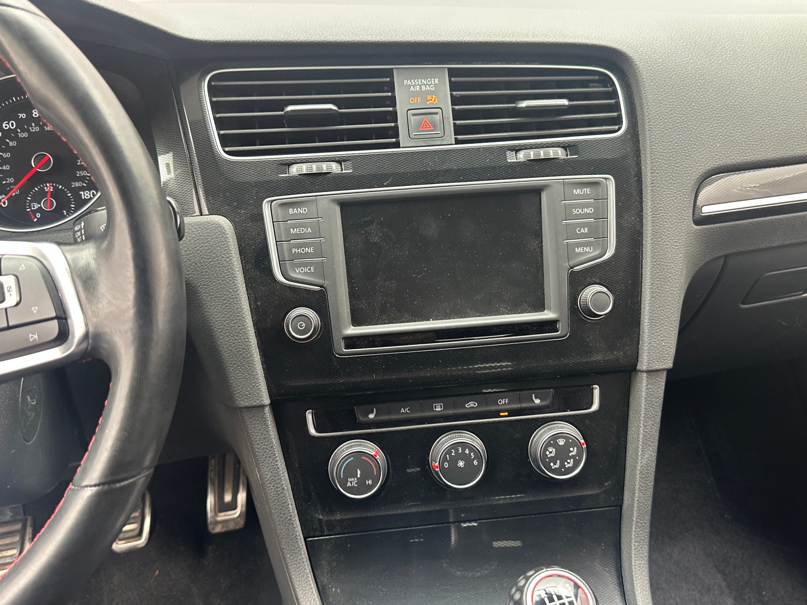 Thumbnail: 2017 Volkswagen Golf - 3