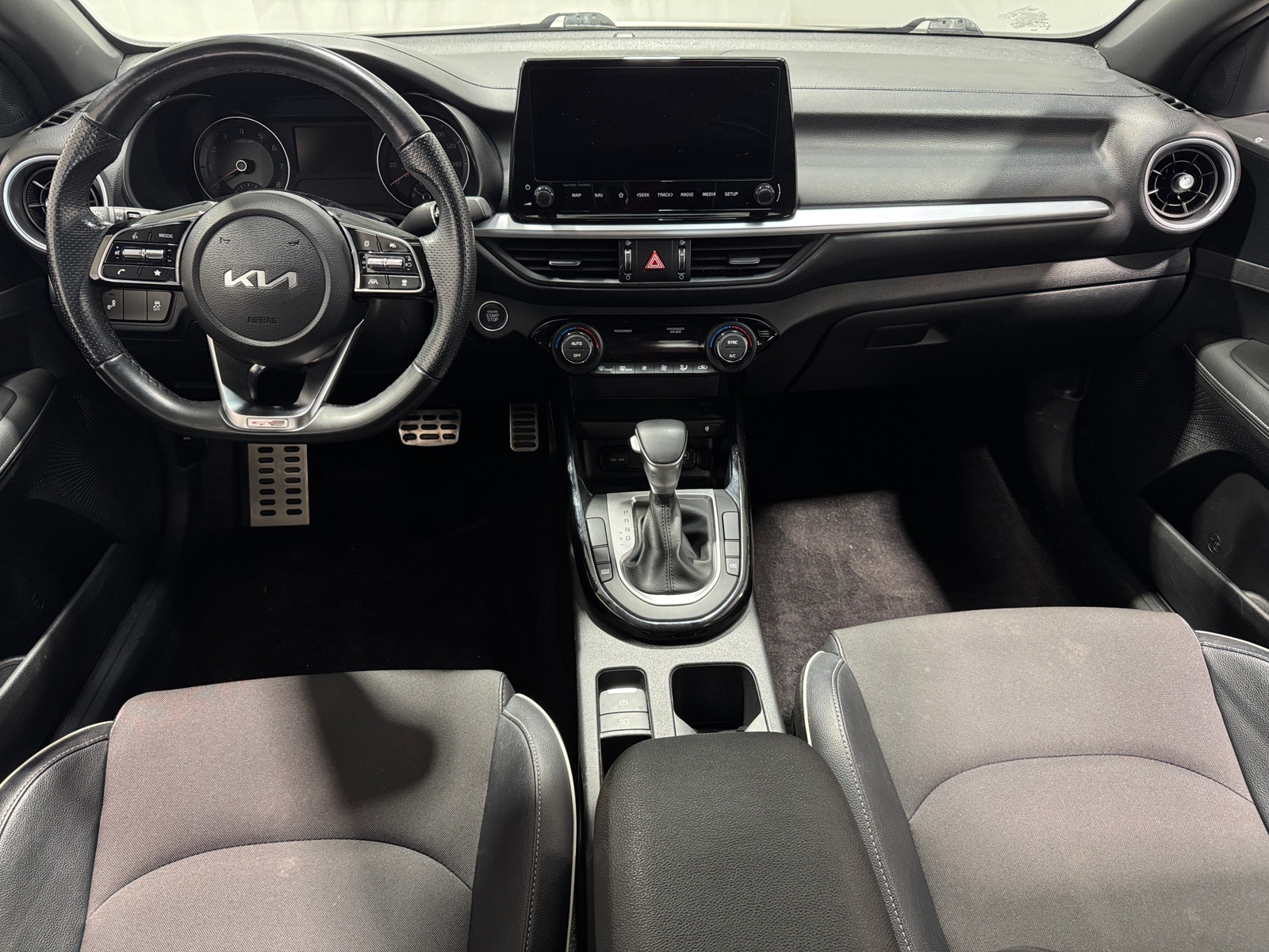 Thumbnail: 2023 Kia Forte - 3