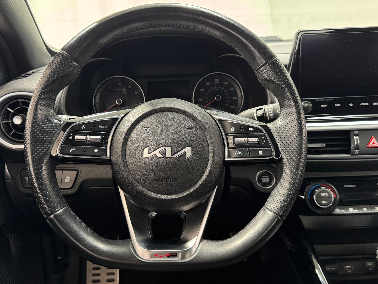 Thumbnail: 2023 Kia Forte - 5