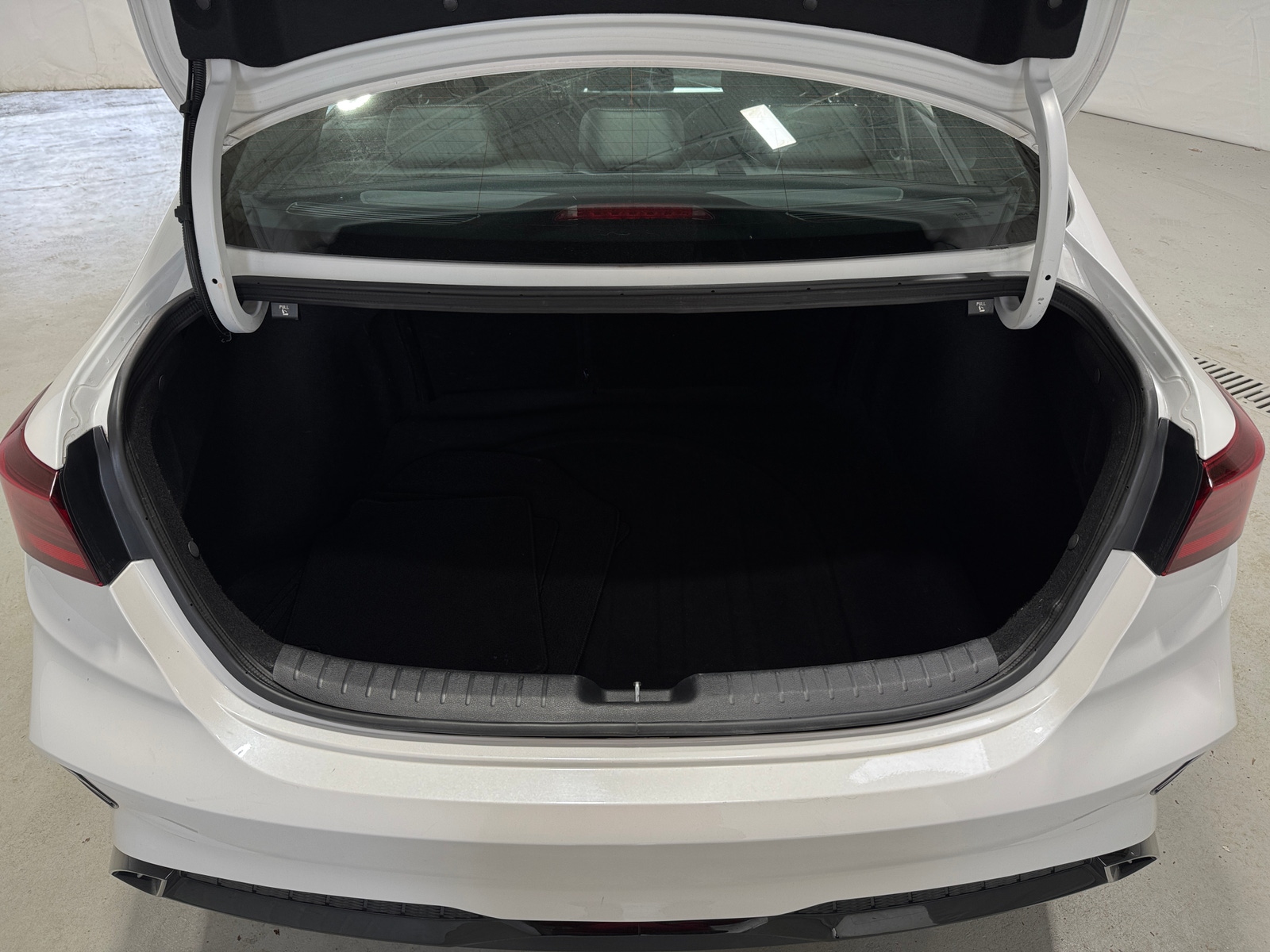 Thumbnail: 2023 Kia Forte - 7