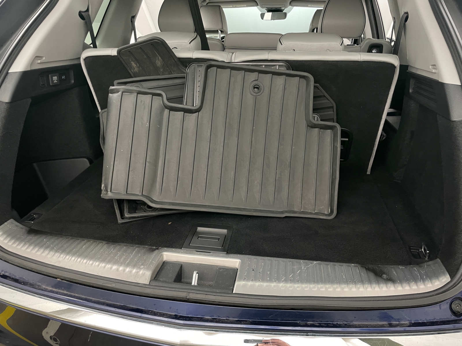 Thumbnail: 2022 Acura MDX - 6