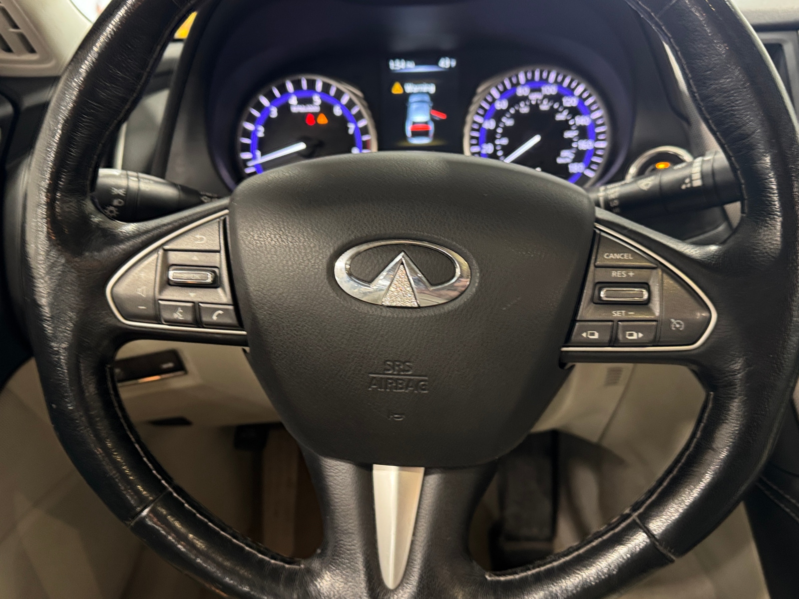 Thumbnail: 2015 INFINITI Q50 - 4