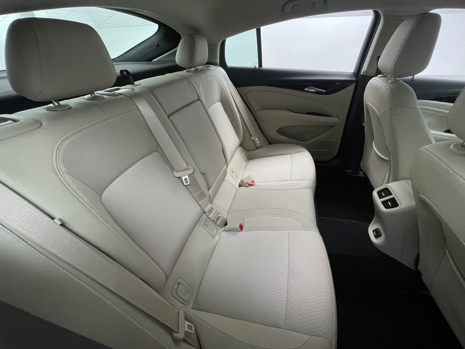 Thumbnail: 2018 Buick Regal - 6