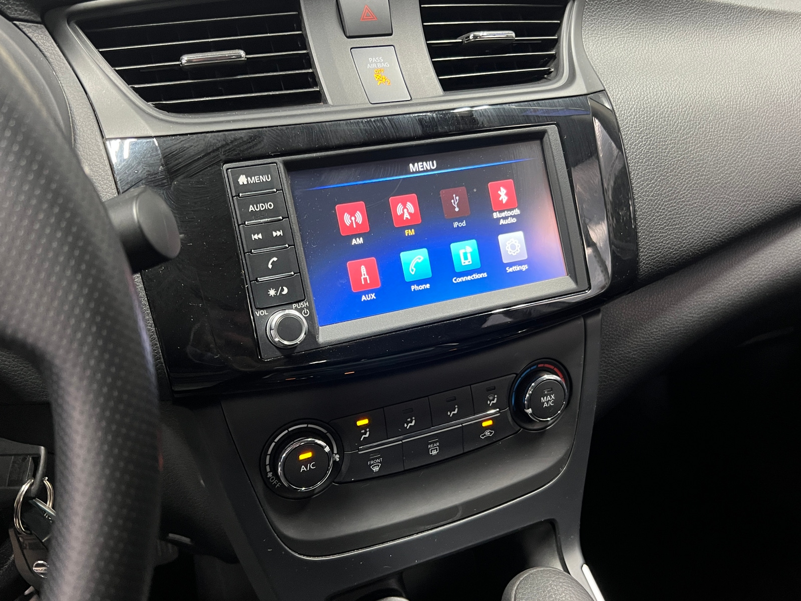 Thumbnail: 2019 Nissan Sentra - 4