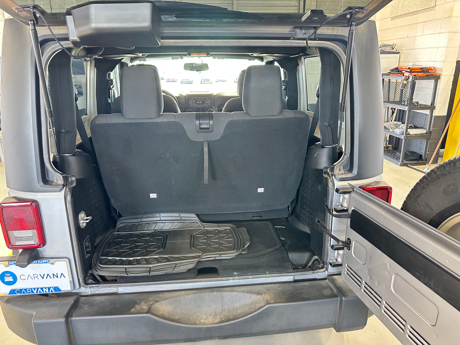 Thumbnail: 2016 Jeep Wrangler - 7