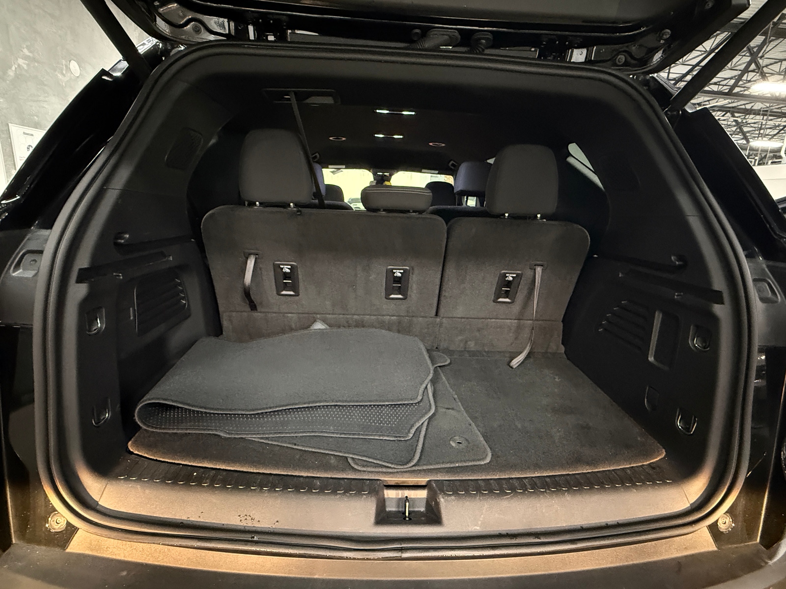 Thumbnail: 2025 Chevrolet Traverse - 7