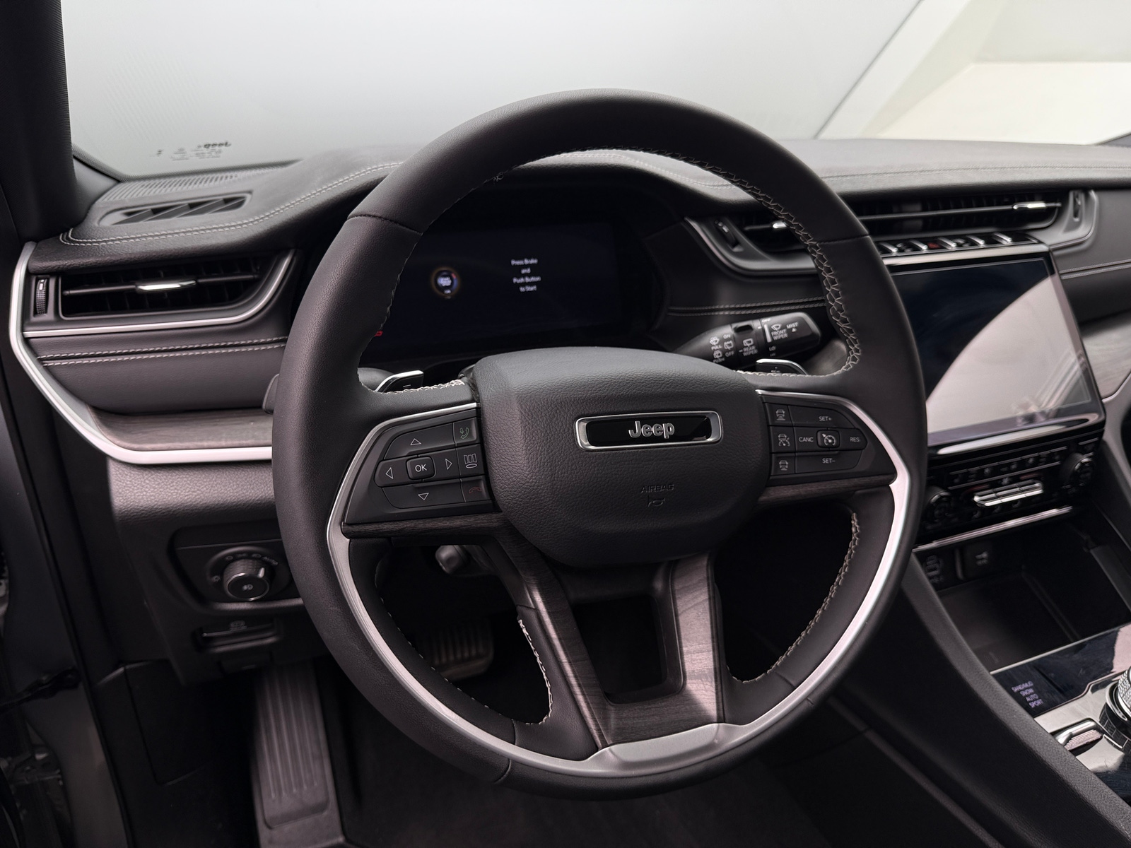 Thumbnail: 2025 Jeep Grand Cherokee L - 4