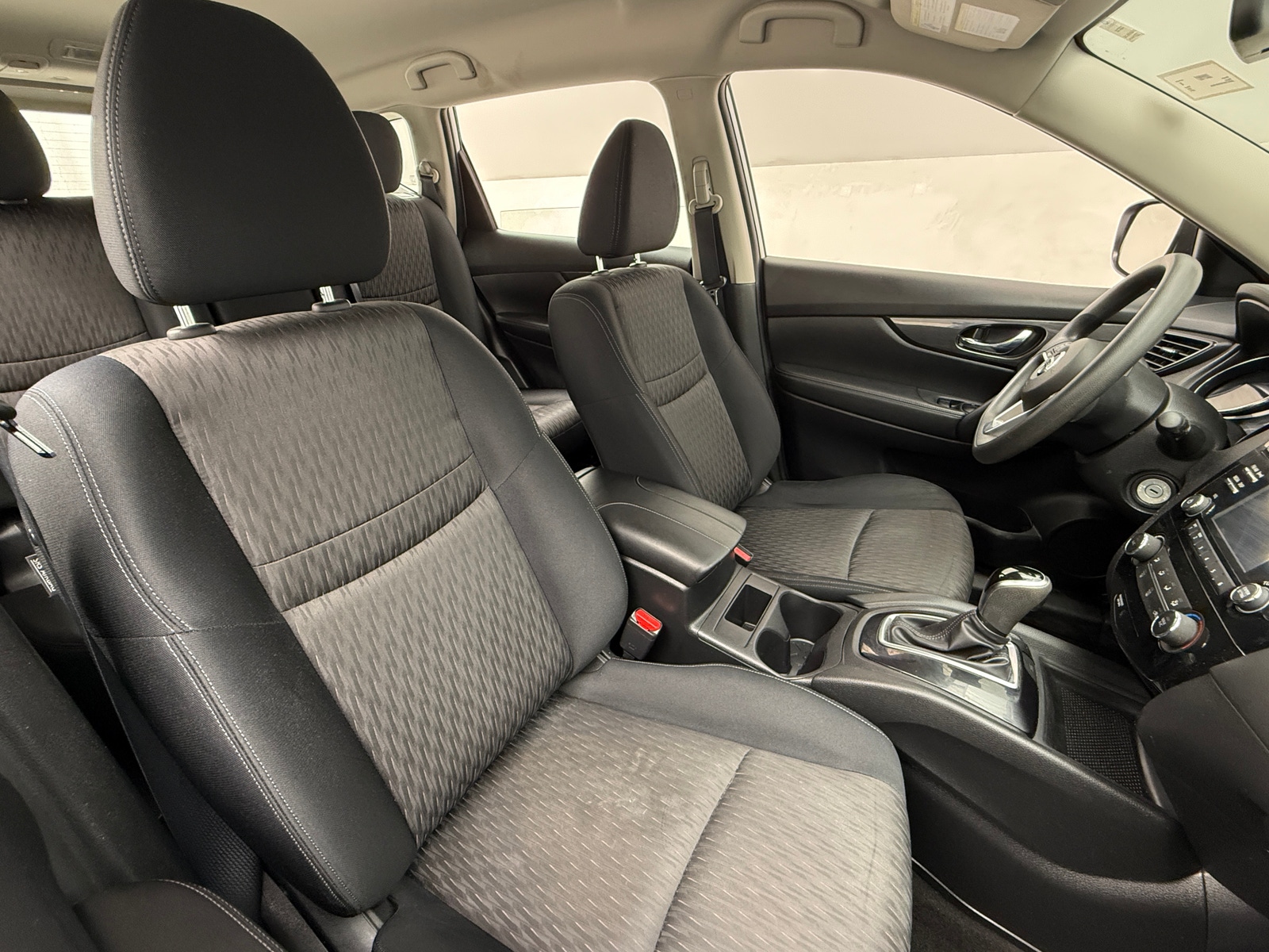 Thumbnail: 2017 Nissan Rogue - 2