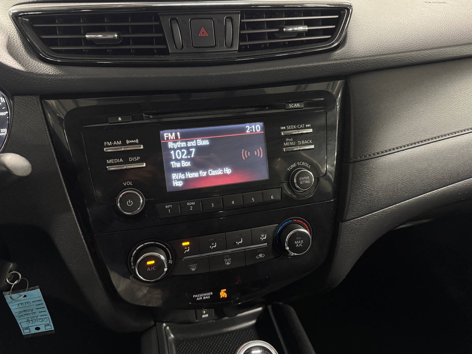 Thumbnail: 2017 Nissan Rogue - 4