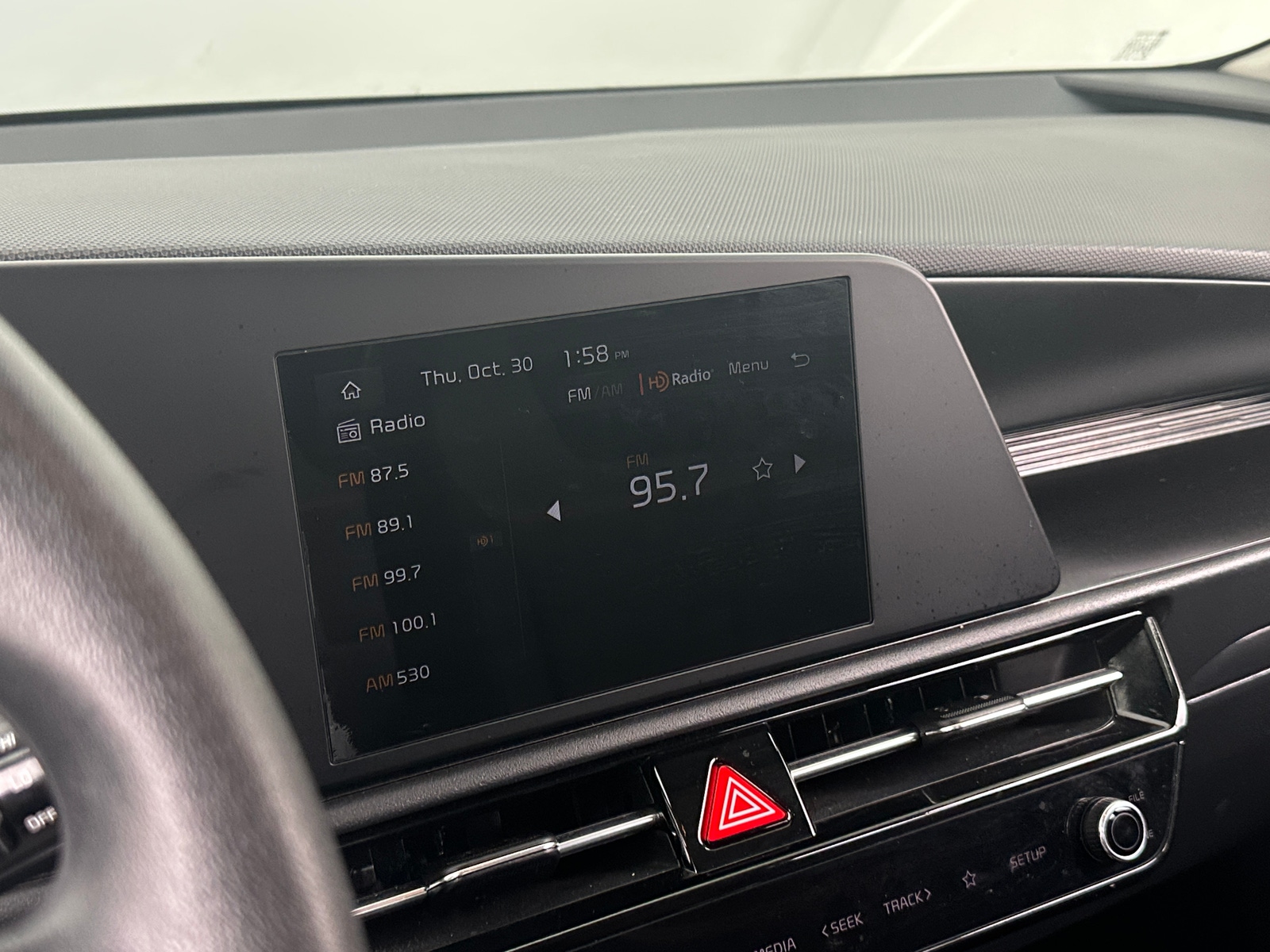 Thumbnail: 2023 Kia Niro - 4