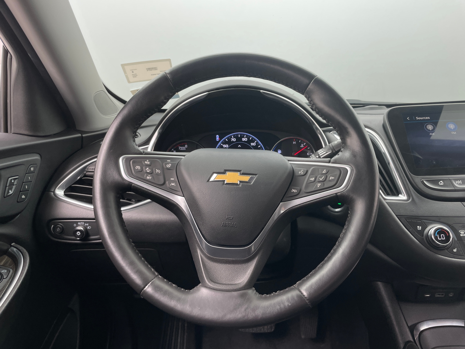 Thumbnail: 2022 Chevrolet Malibu - 4