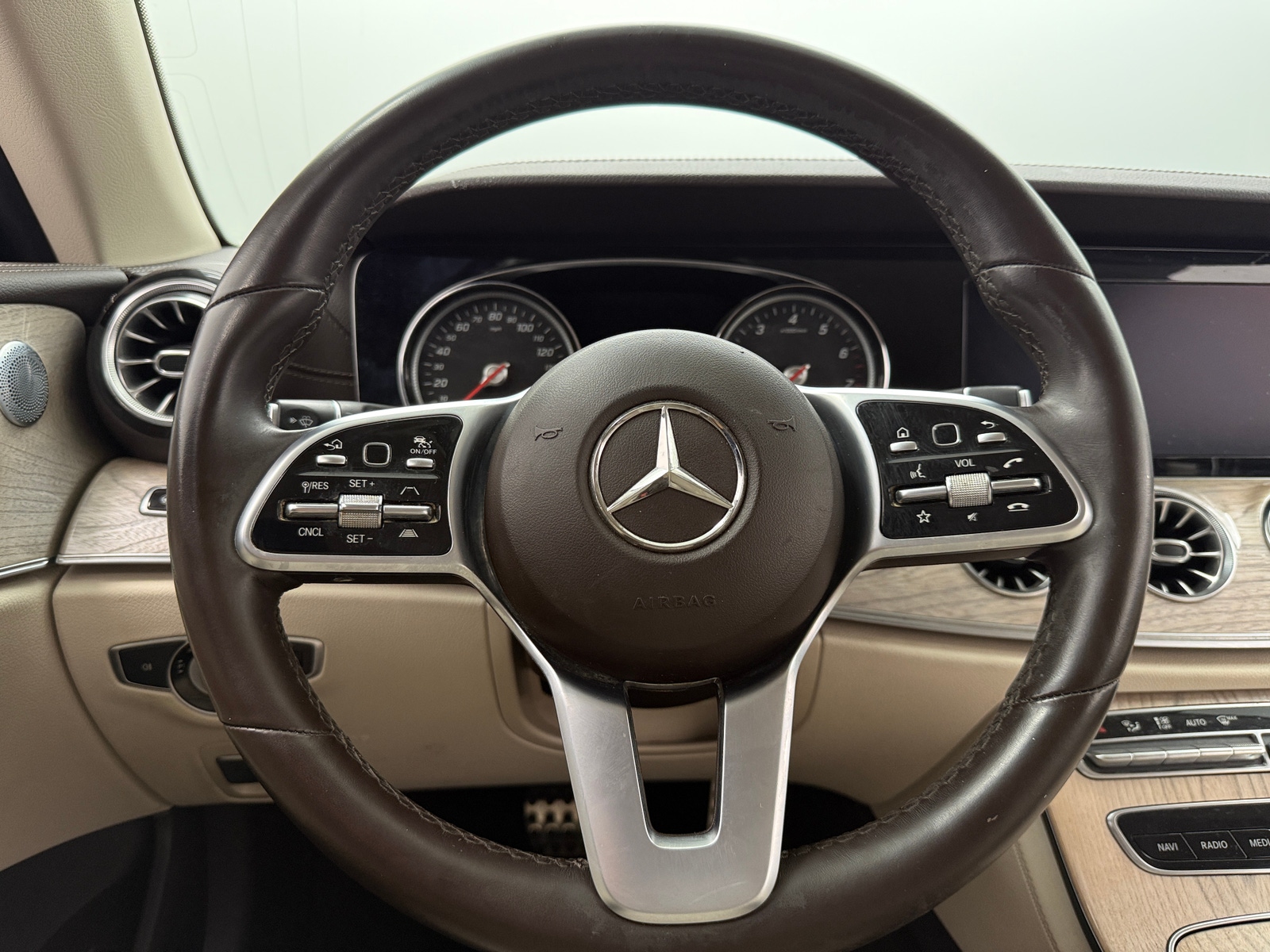 Thumbnail: 2019 Mercedes-Benz E-Class - 4
