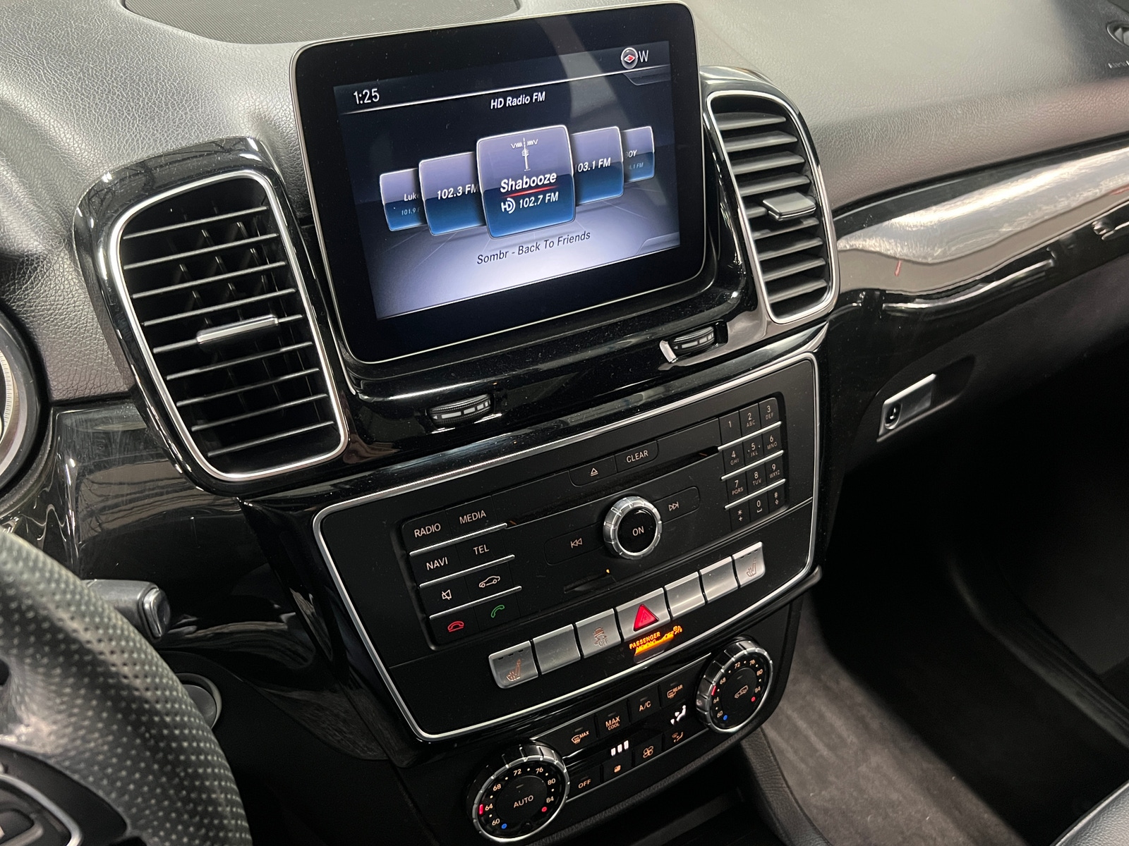 Thumbnail: 2017 Mercedes-Benz GLE - 3