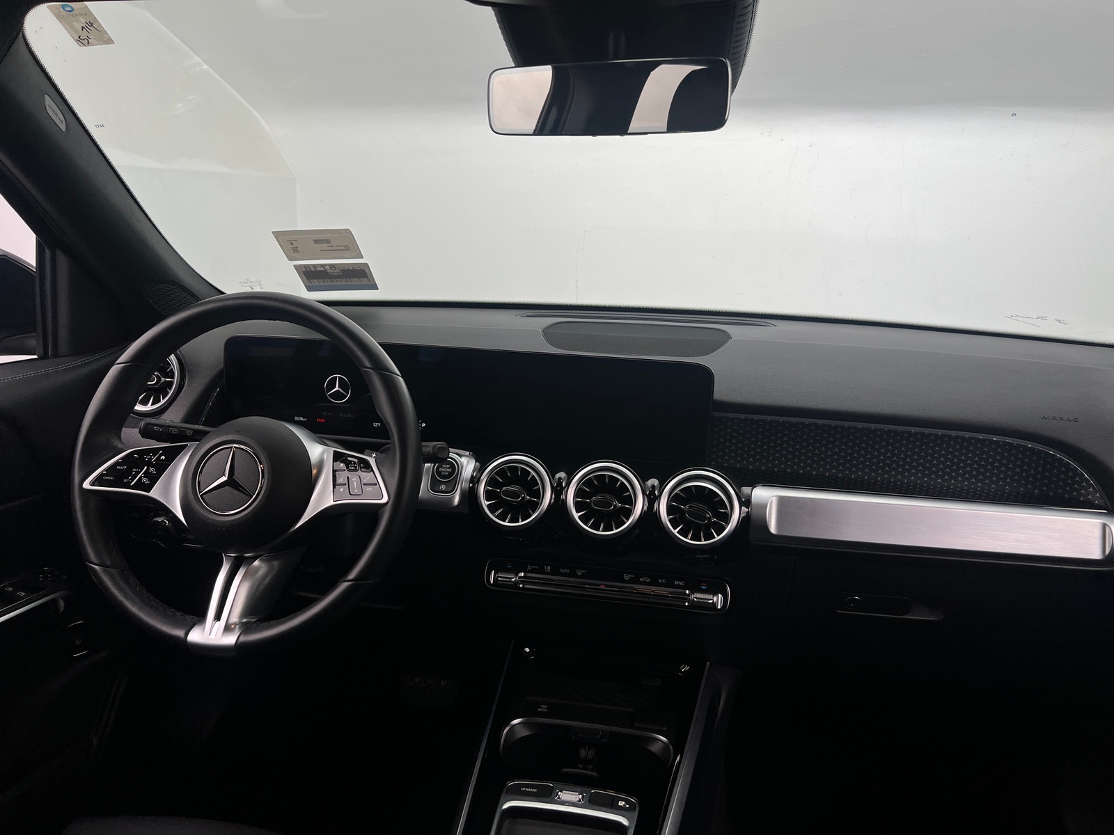 Thumbnail: 2025 Mercedes-Benz GLB - 2