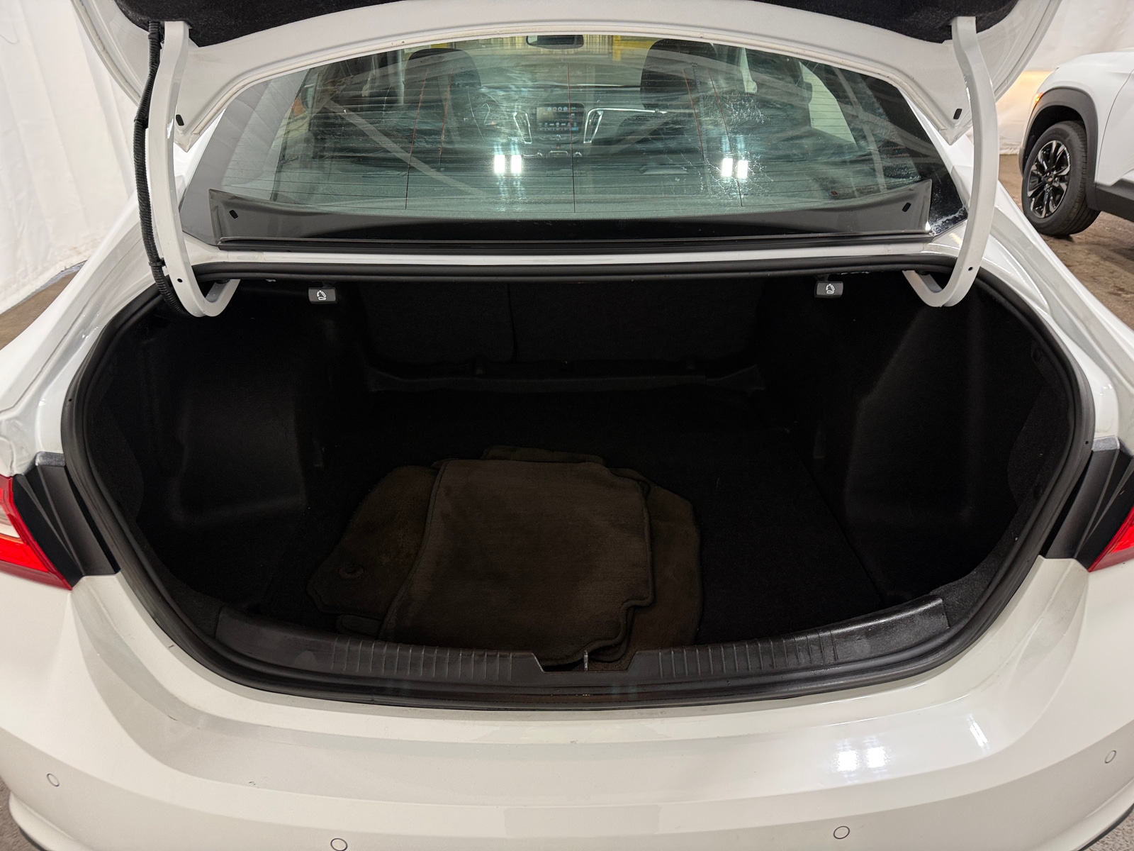 Thumbnail: 2018 Chevrolet Malibu - 7