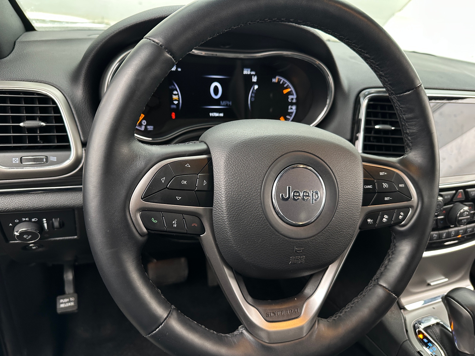 Thumbnail: 2022 Jeep Grand Cherokee - 4