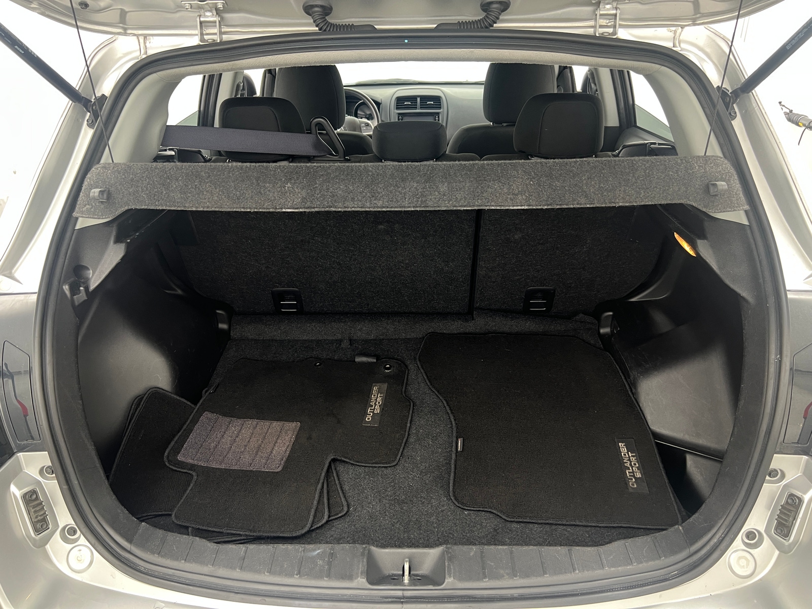 Thumbnail: 2023 Mitsubishi Outlander Sport - 7