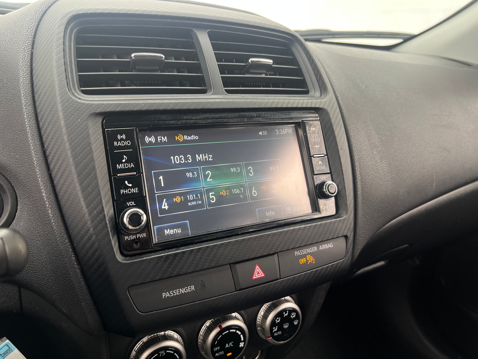 Thumbnail: 2023 Mitsubishi Outlander Sport - 4