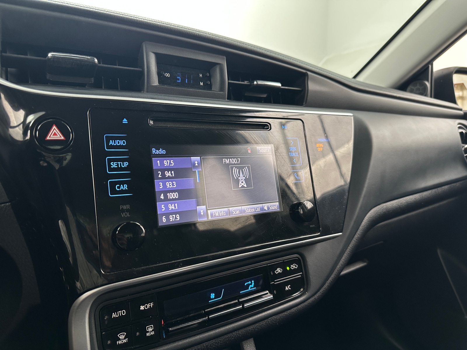 Thumbnail: 2019 Toyota Corolla - 4