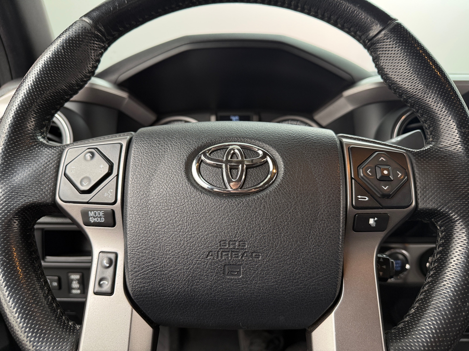 Thumbnail: 2016 Toyota Tacoma - 4