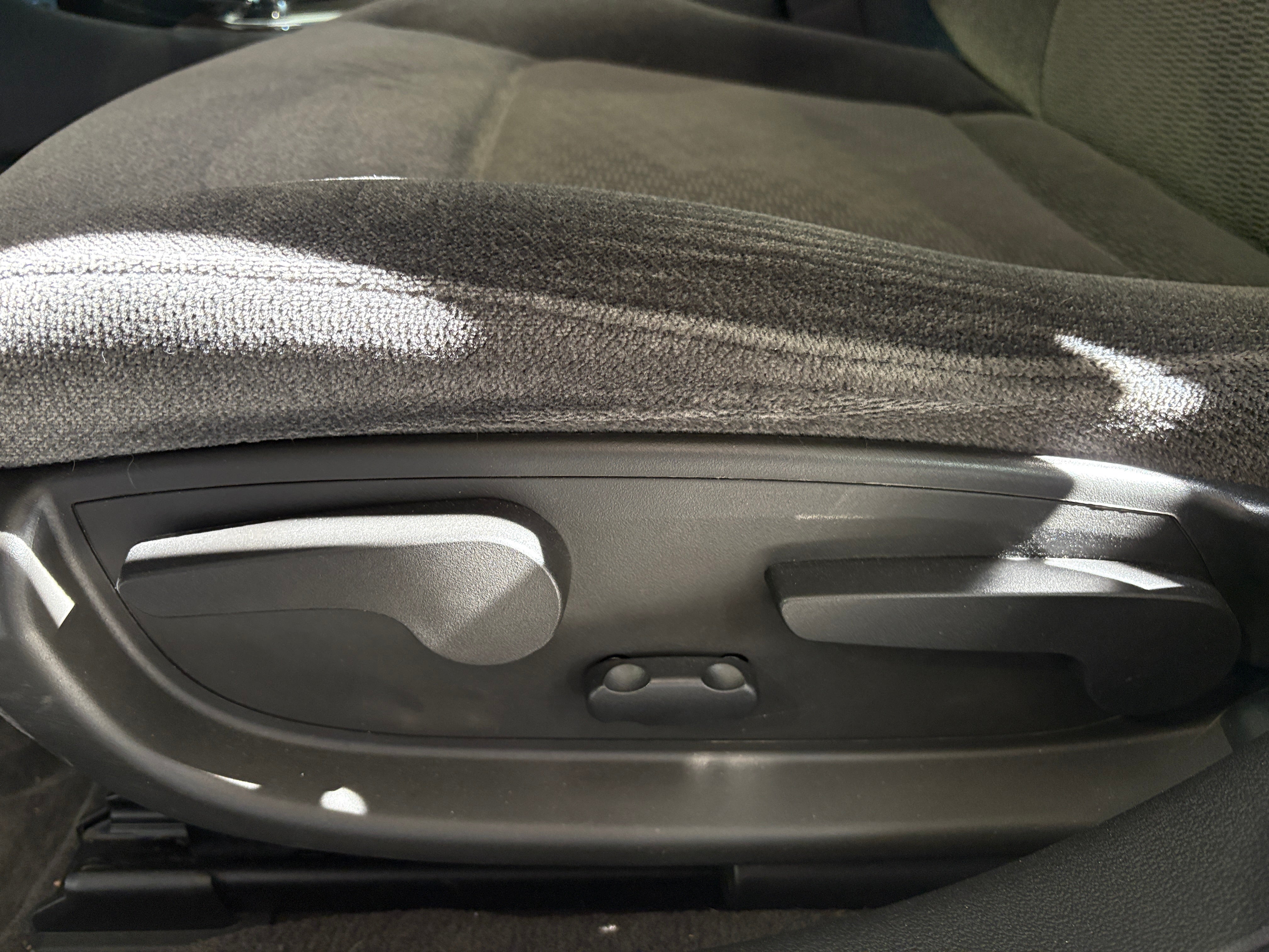 Used 2014 Chevrolet Impala 1FL with VIN 2G1WA5E39E1177559 for sale in Oak Creek, WI