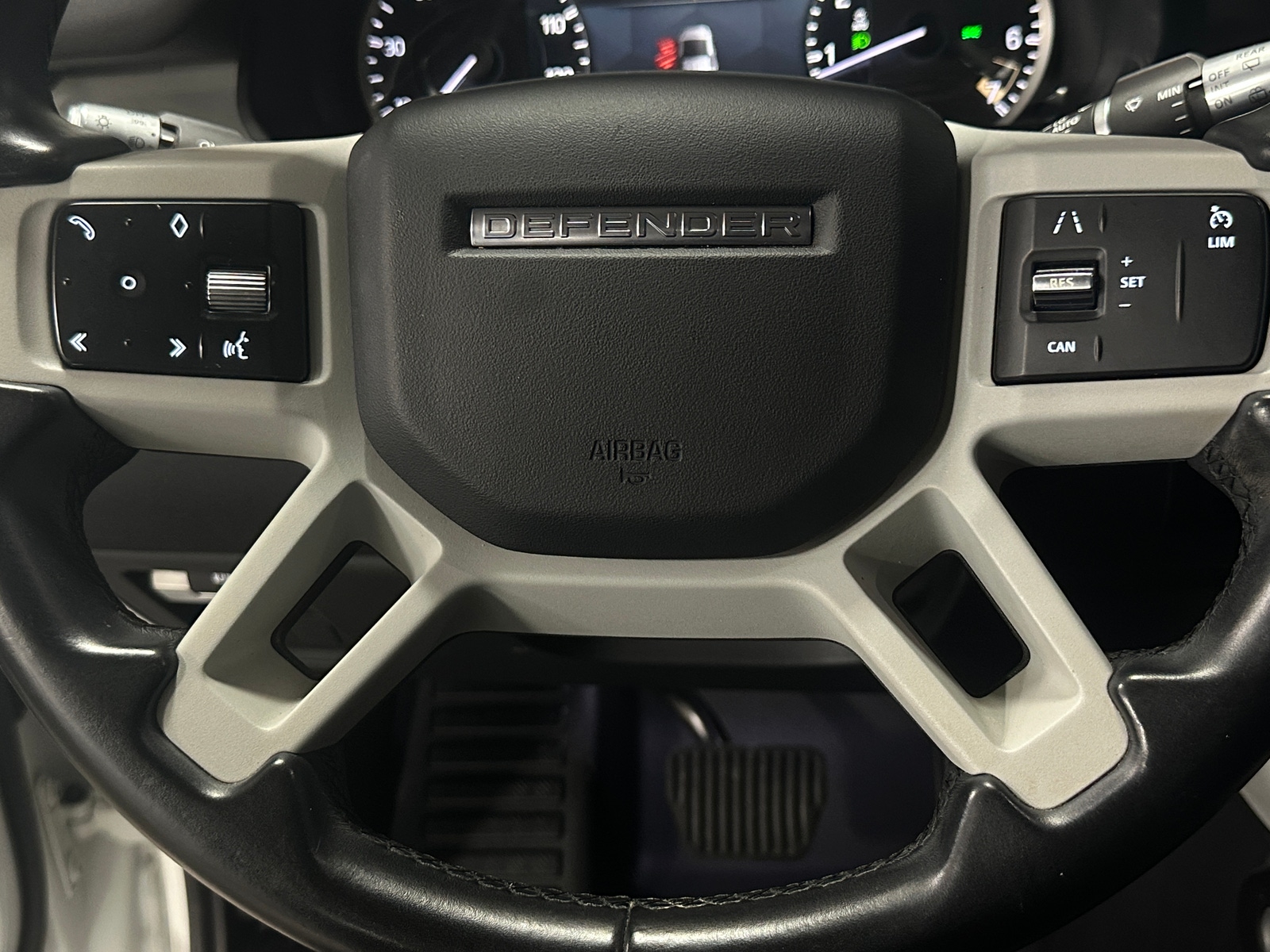 Thumbnail: 2020 Land Rover Defender - 5