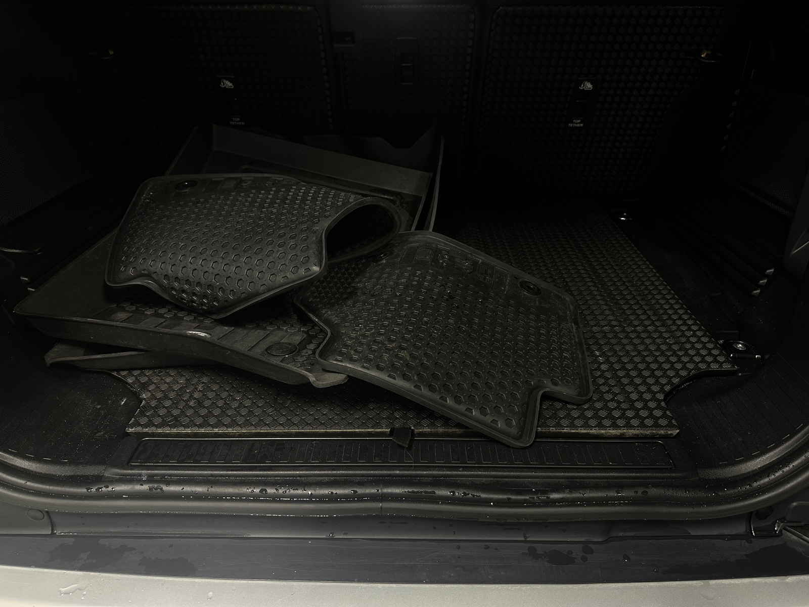 Thumbnail: 2020 Land Rover Defender - 7