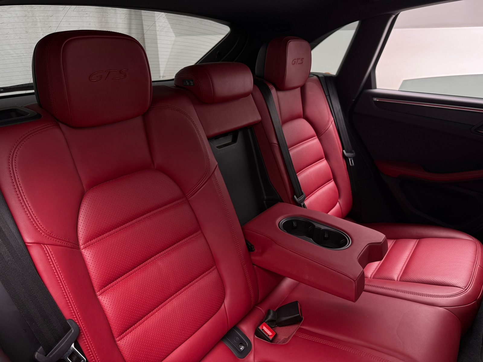 Thumbnail: 2018 Porsche Macan - 5