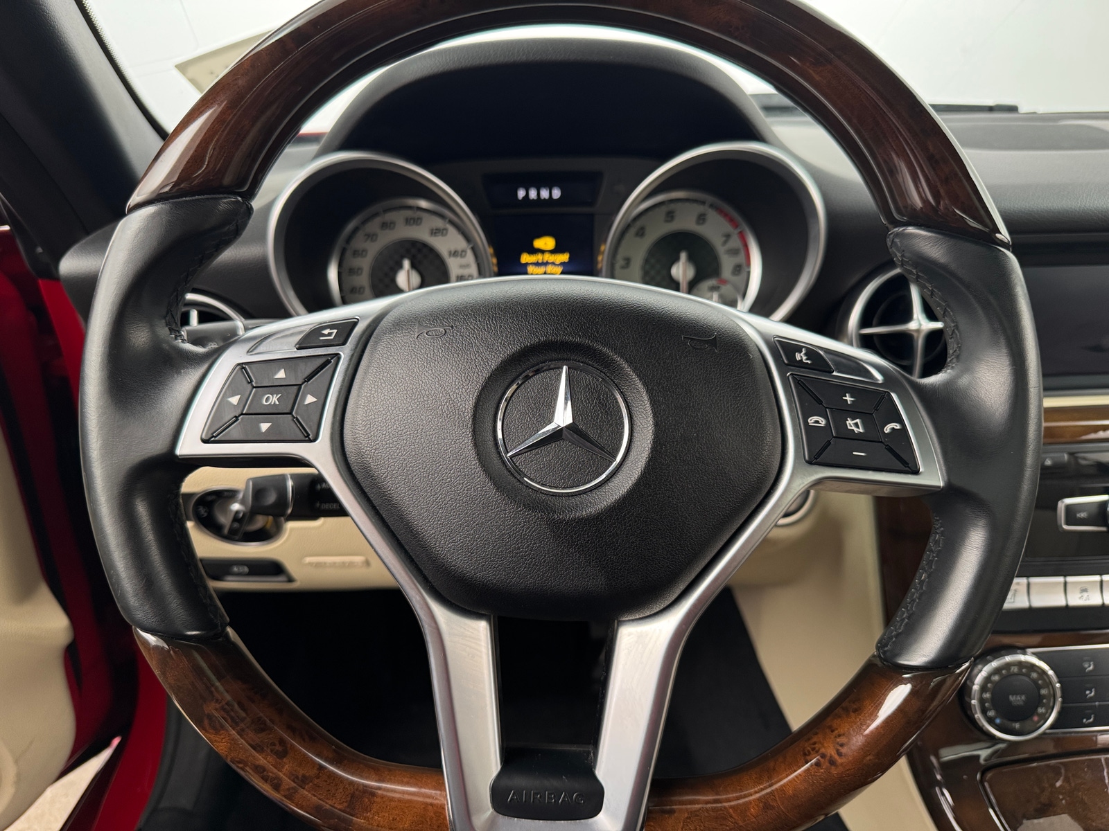Thumbnail: 2015 Mercedes-Benz SLK - 4