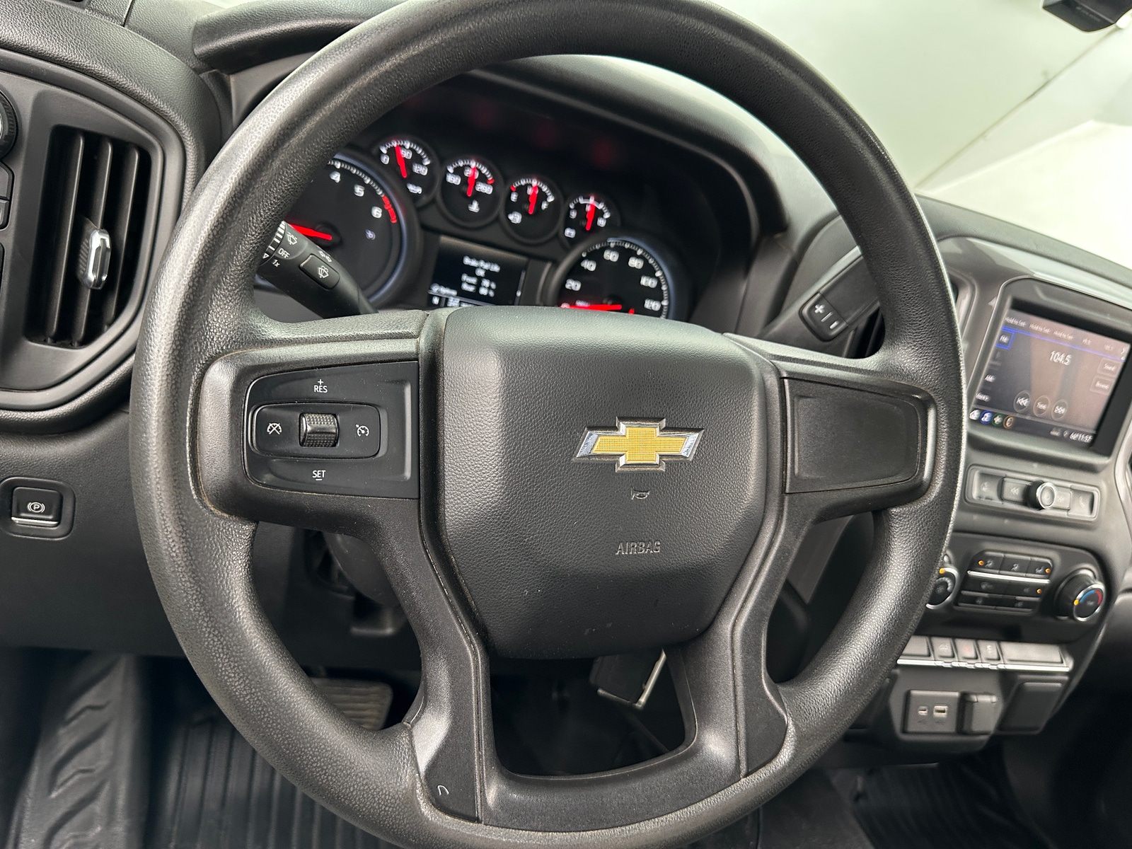 Thumbnail: 2021 Chevrolet Silverado 1500 - 4
