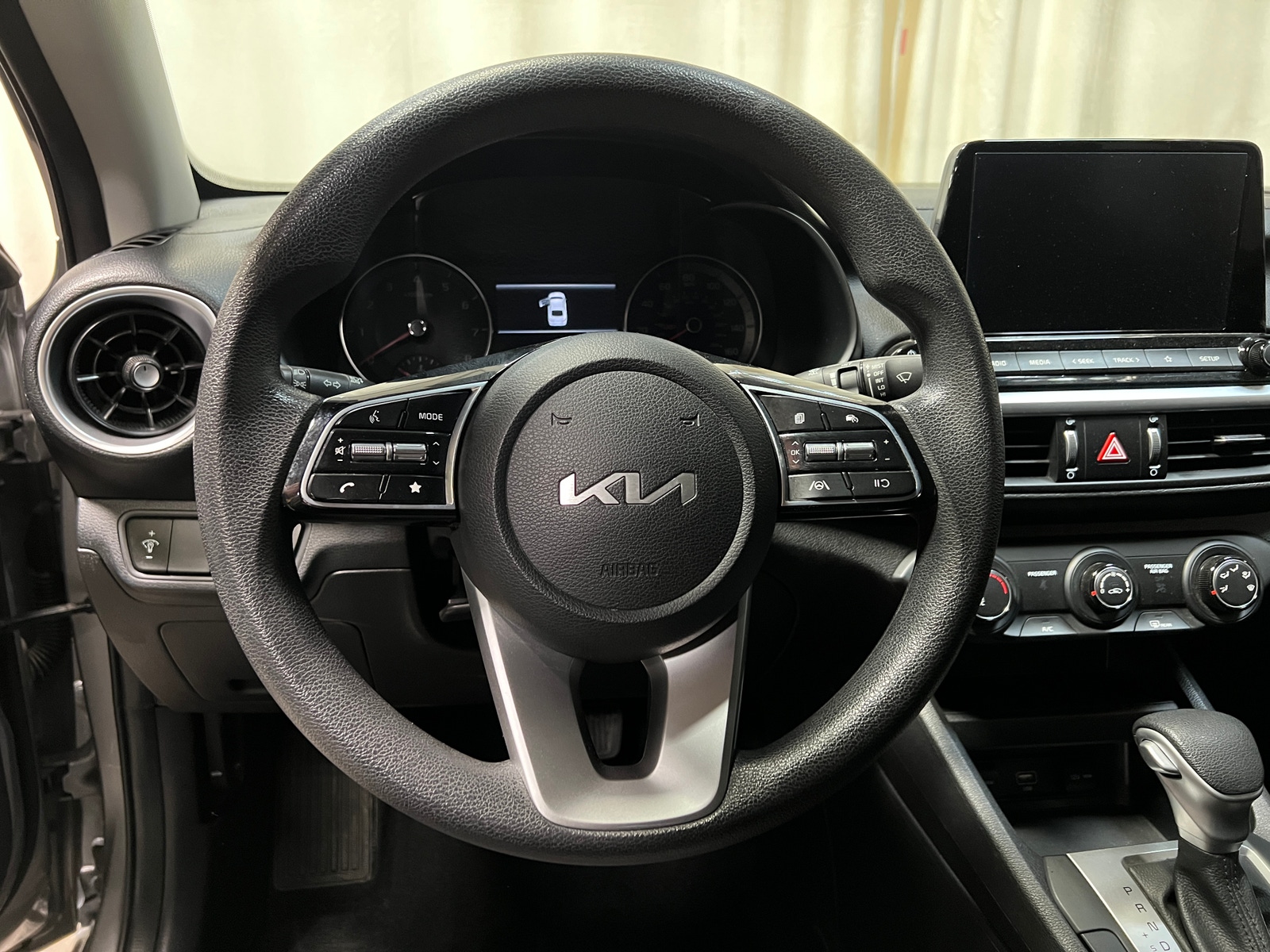 Thumbnail: 2023 Kia Forte - 5