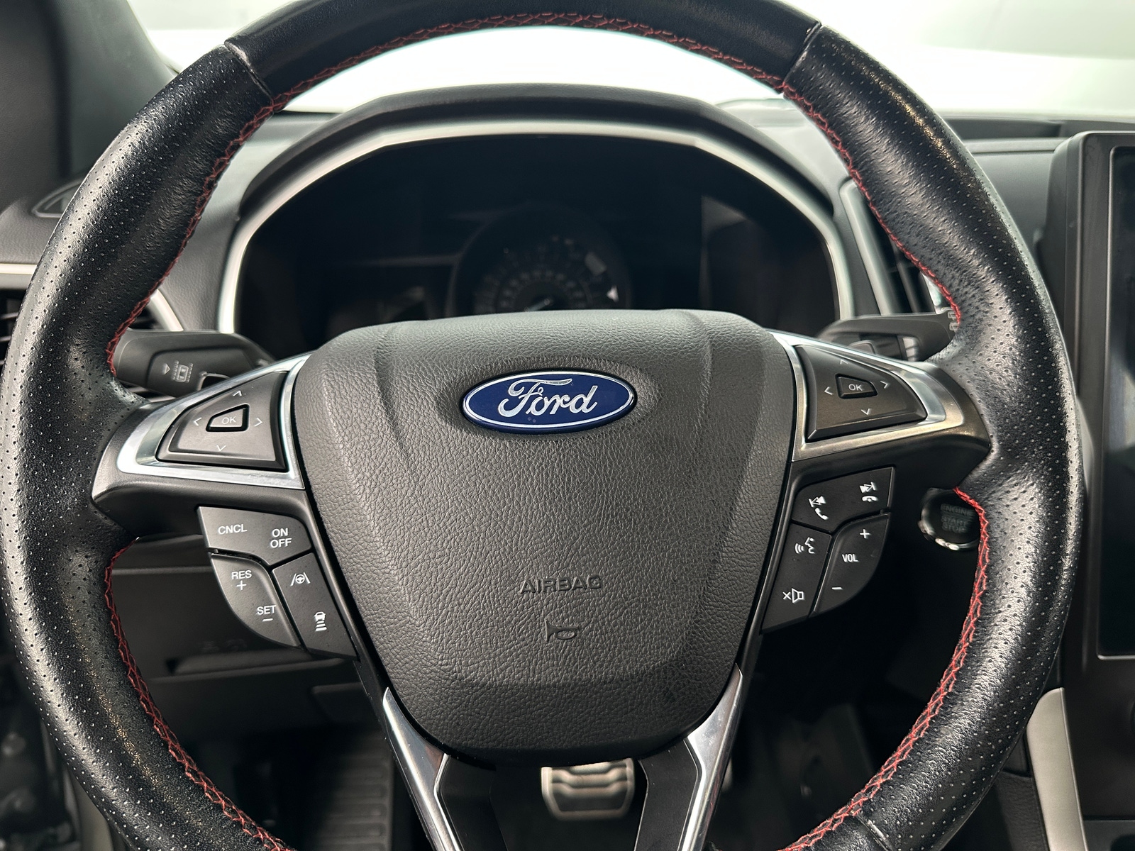 Thumbnail: 2021 Ford Edge - 4