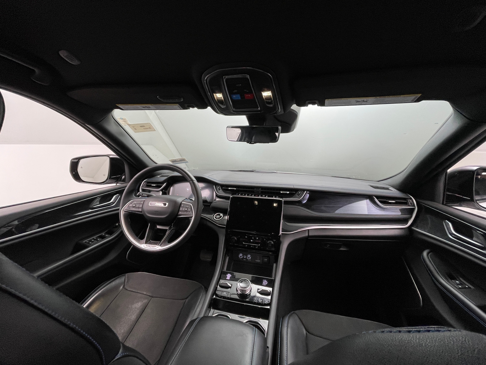 Thumbnail: 2022 Jeep Grand Cherokee - 3