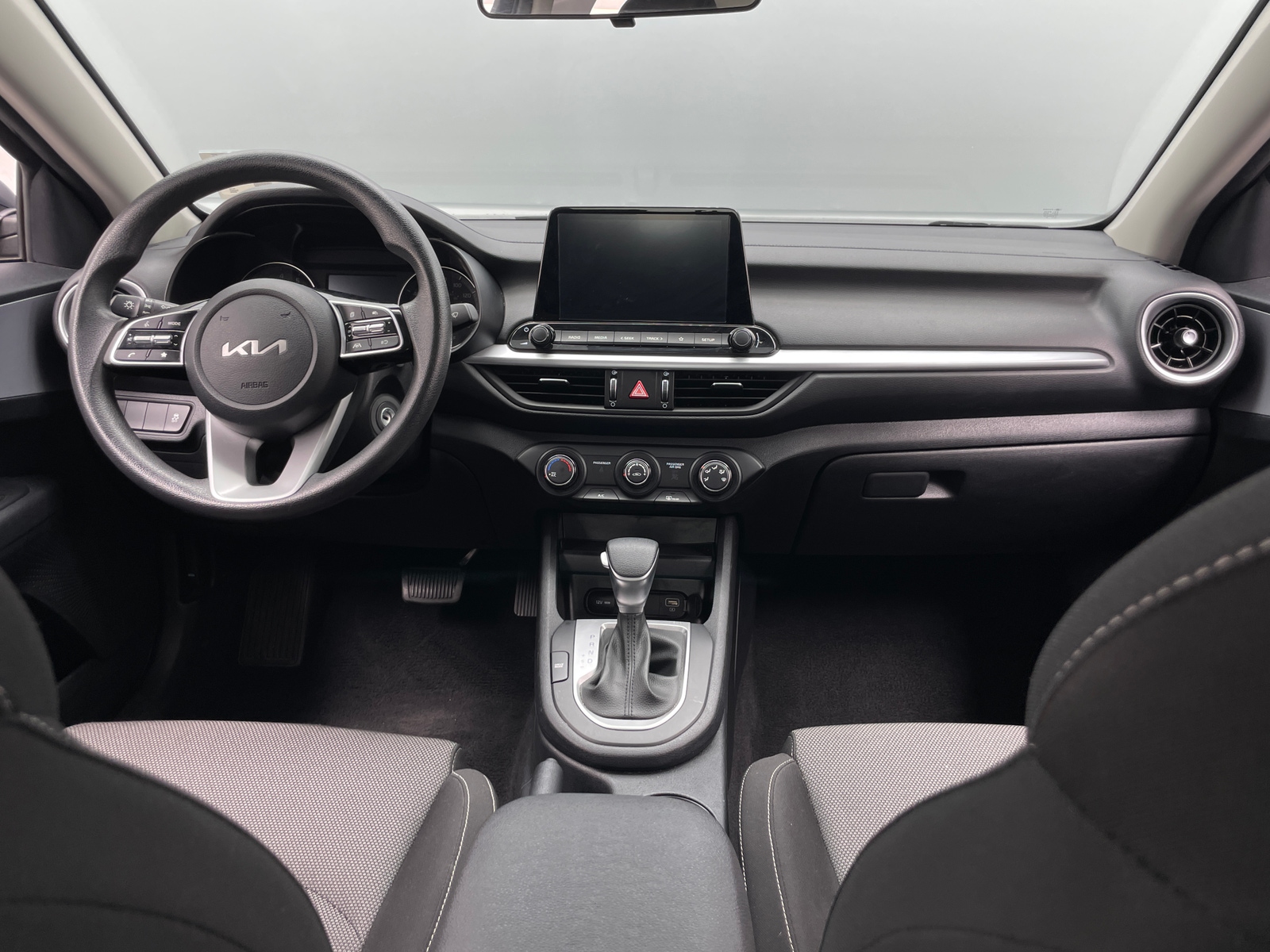 Thumbnail: 2024 Kia Forte - 3