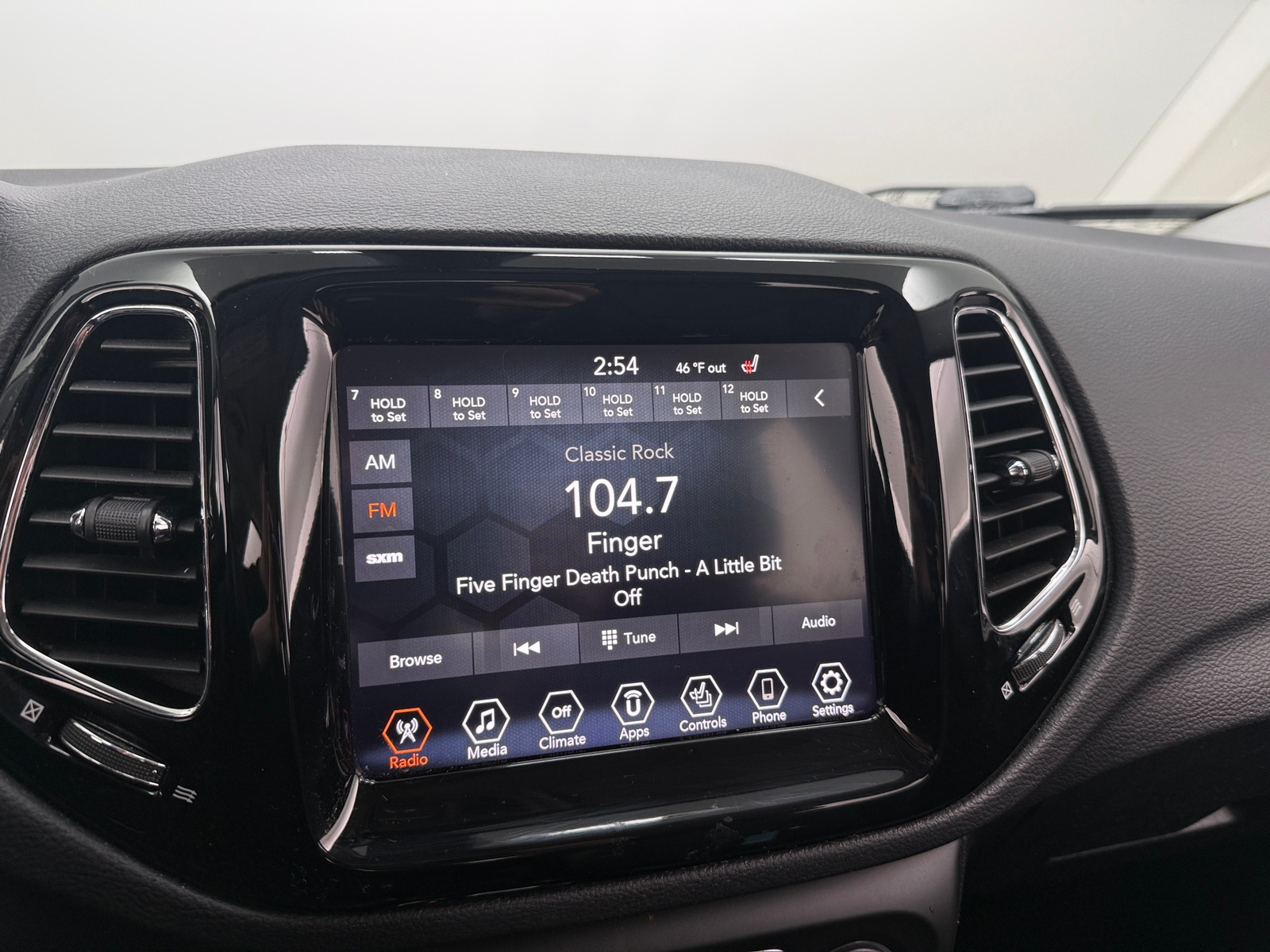 Thumbnail: 2020 Jeep Compass - 3