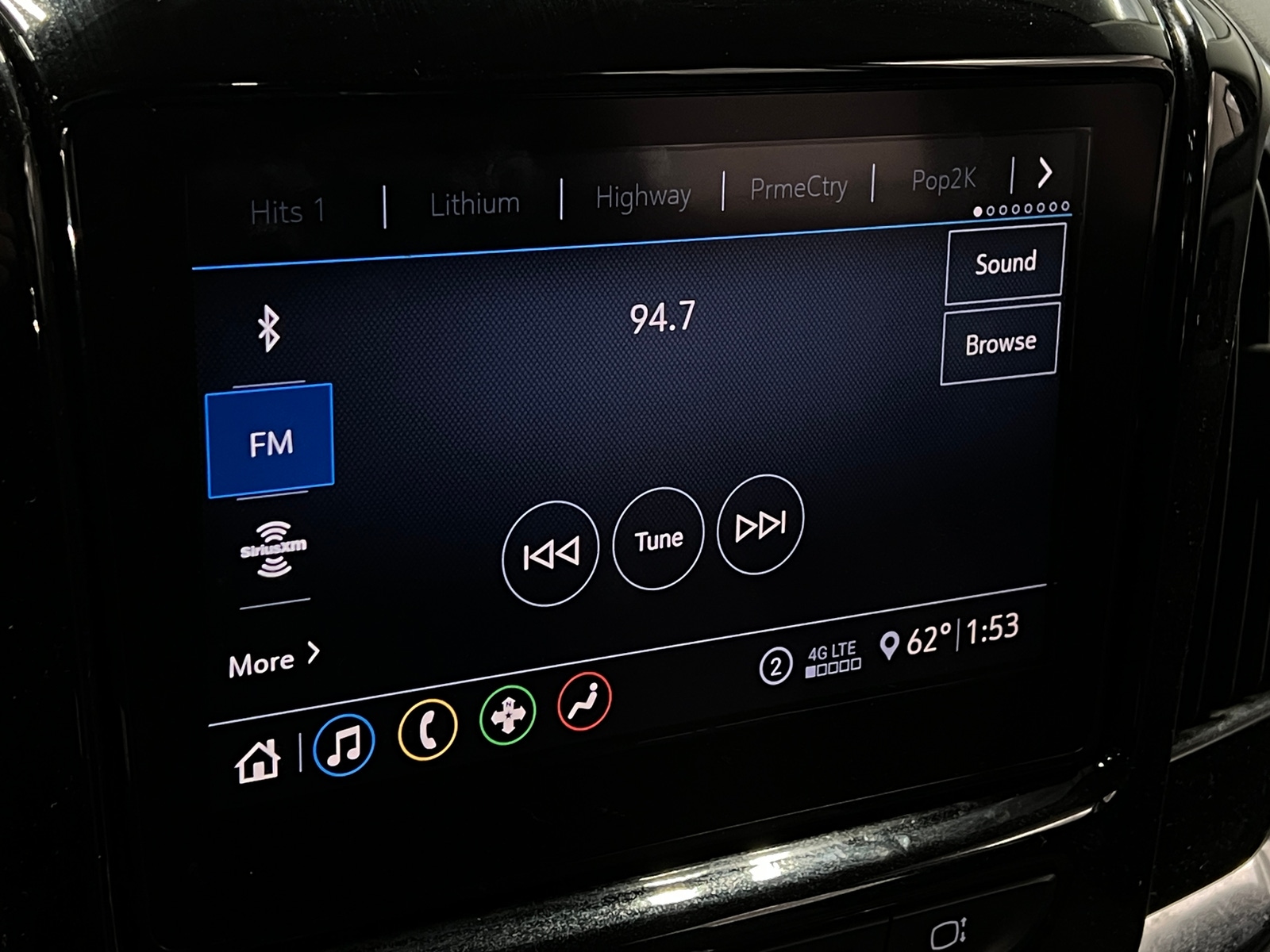 Thumbnail: 2021 Chevrolet Traverse - 4