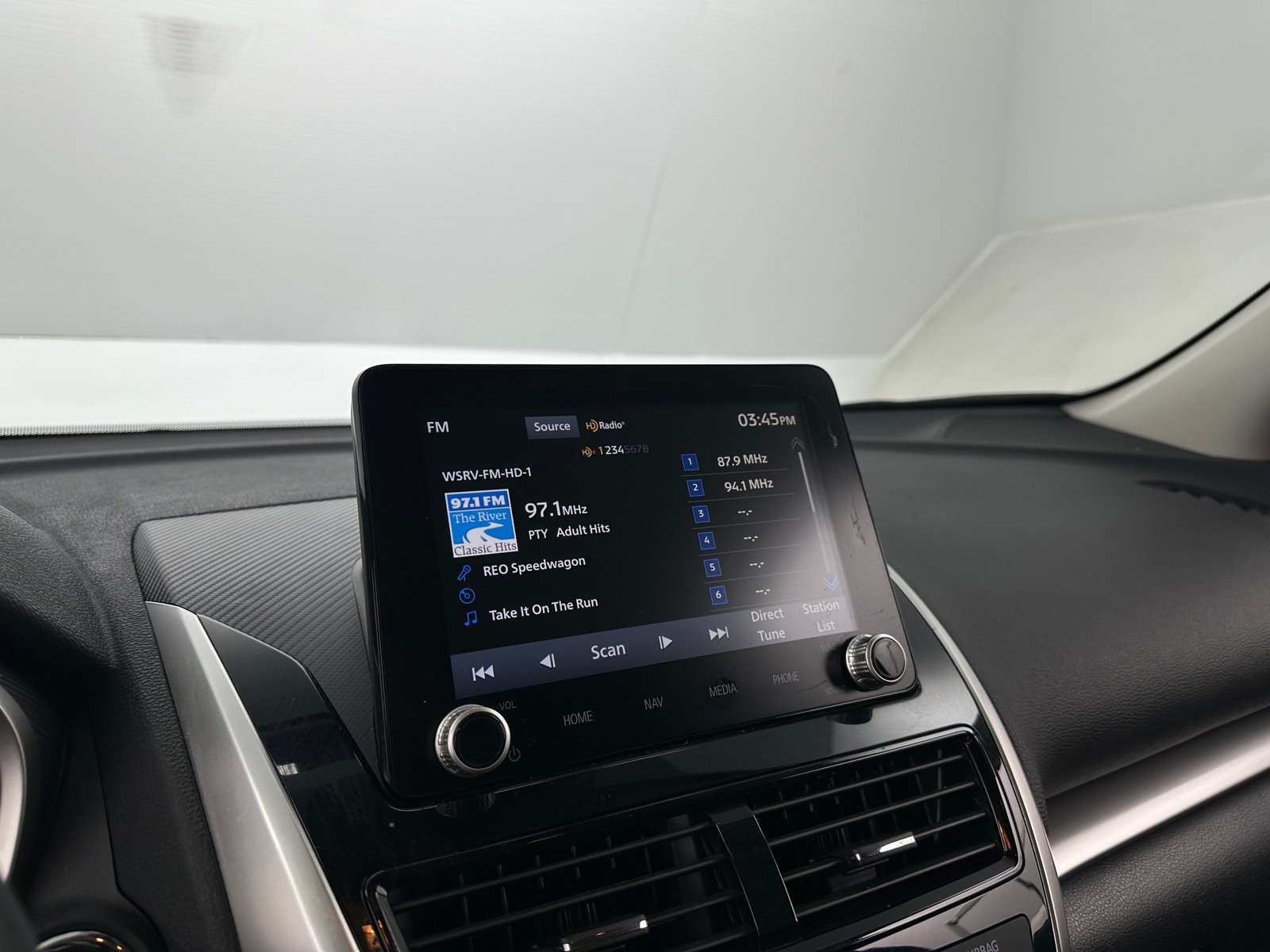 Thumbnail: 2023 Mitsubishi Eclipse Cross - 3