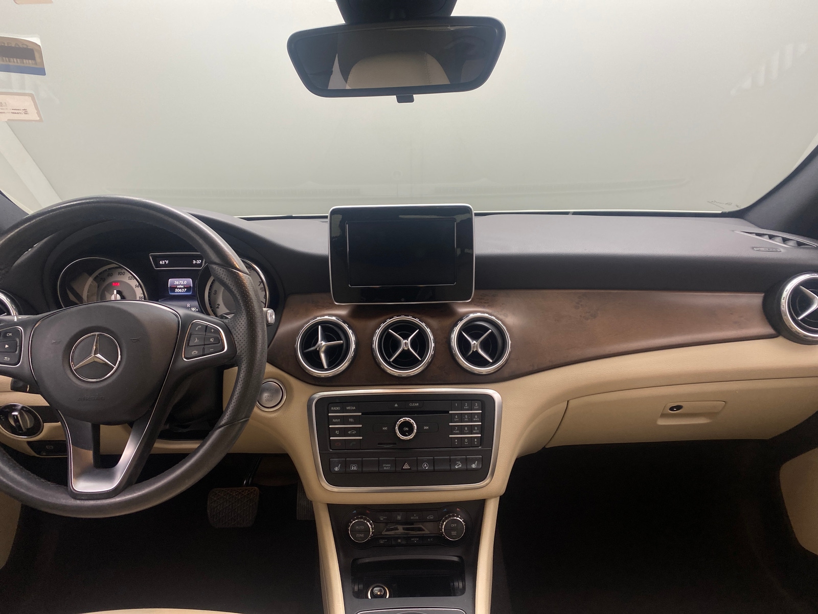 Thumbnail: 2017 Mercedes-Benz GLA - 2