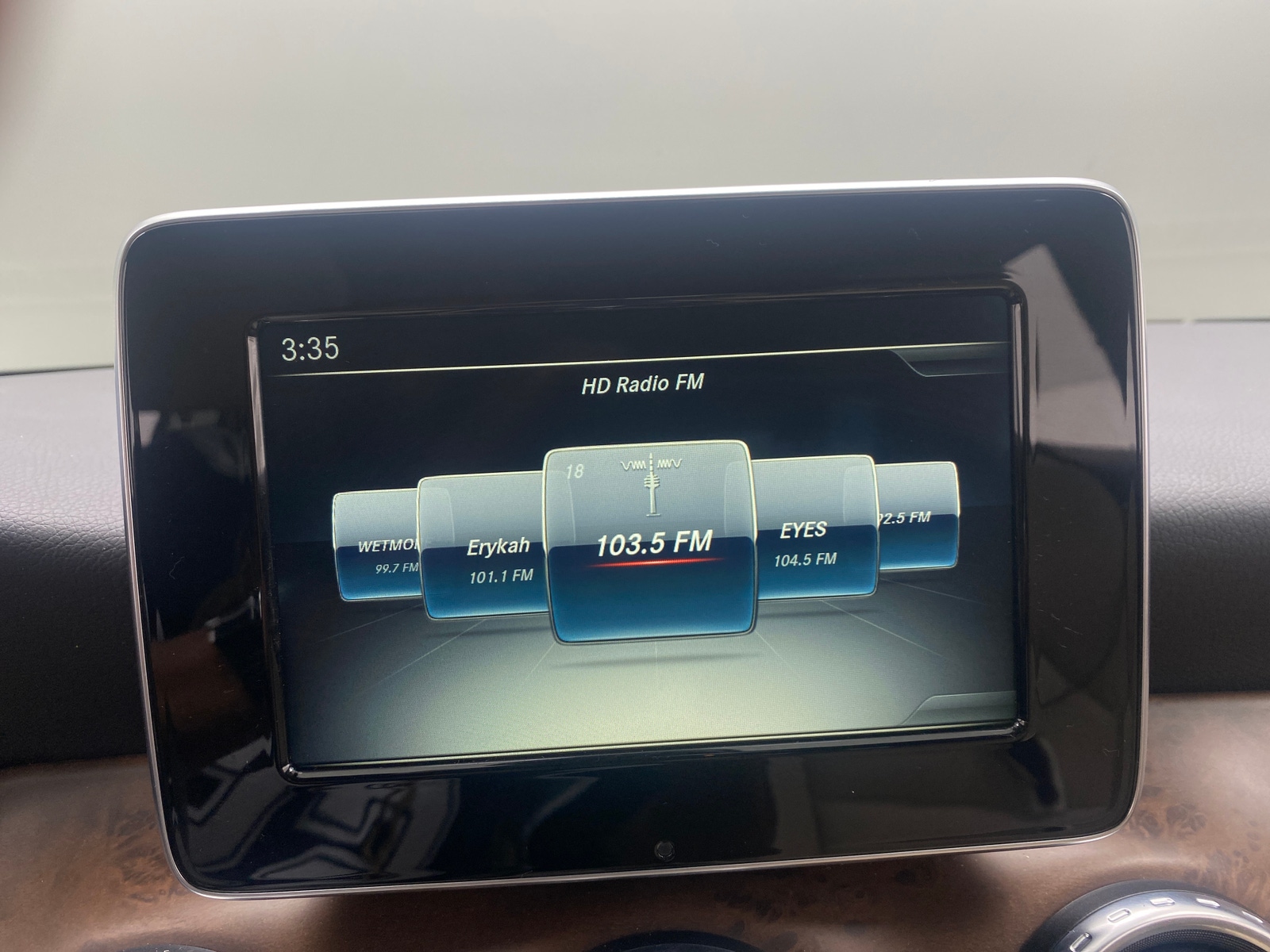 Thumbnail: 2017 Mercedes-Benz GLA - 3