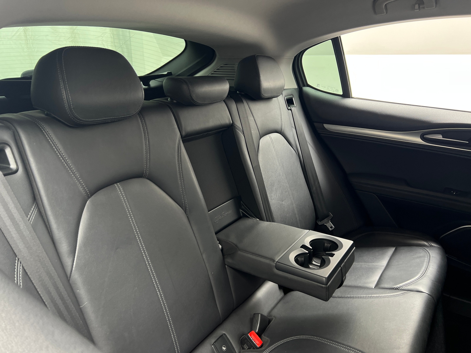 Thumbnail: 2018 Alfa Romeo Stelvio - 5