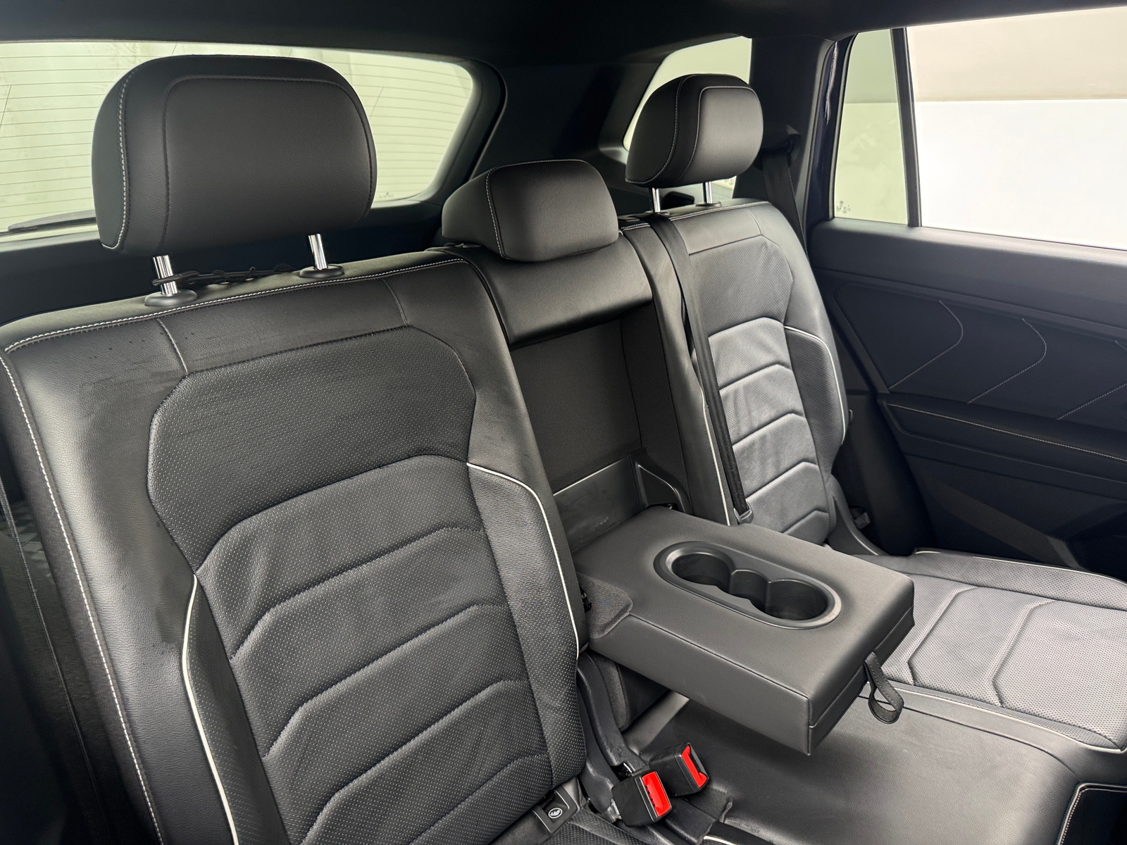 Thumbnail: 2022 Volkswagen Tiguan - 5