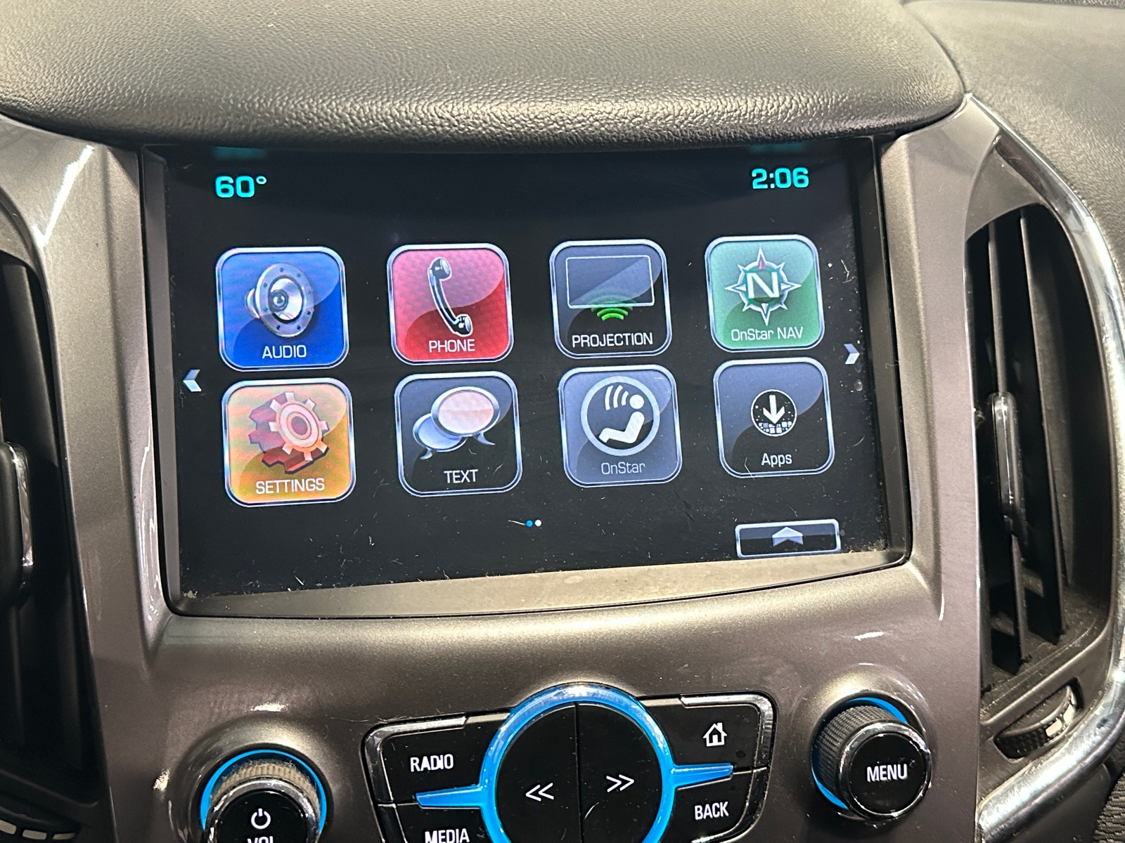 Thumbnail: 2017 Chevrolet Cruze - 4