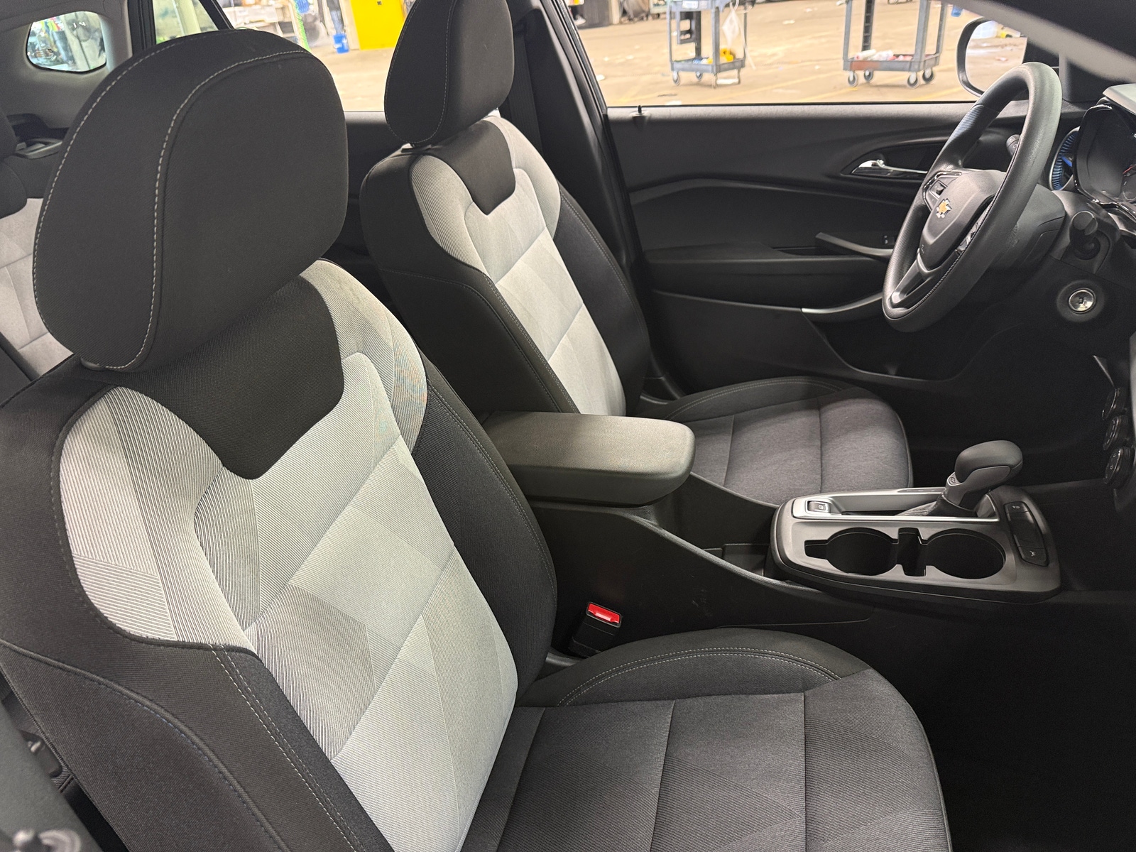 Thumbnail: 2025 Chevrolet Trax - 2